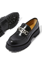 حذاء سهل الإرتداء بحلية حرفي شعار الماركة بتصميم متداخل جلد