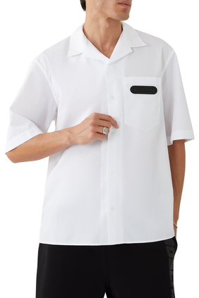 قميص قطن بأكمام قصيرة بشعار الماركة مطاطي