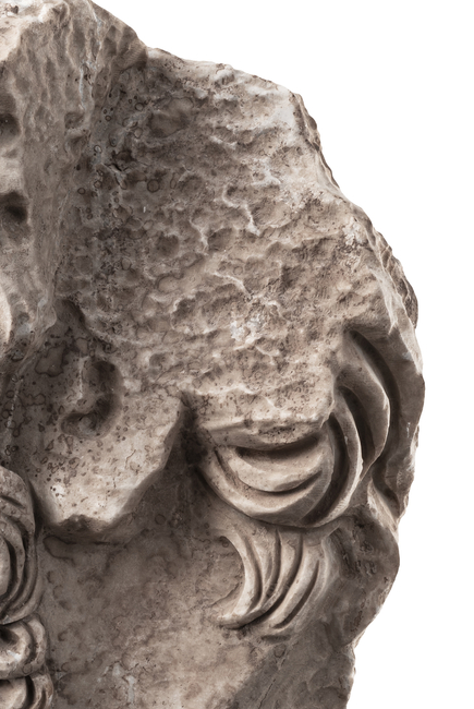 قطعة ديكور منحوتة بتصميم تمثال نصفي للوسيوس فيروس