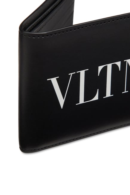 محفظة فالنتينو غارافاني جلد مزينة بشعار VLTN