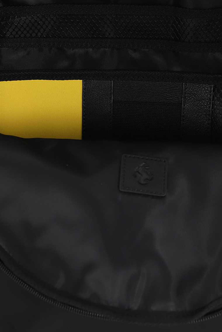 حقيبة ظهر بشريط شعار الماركة