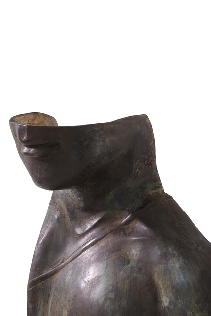 قطعة ديكور بتصميم تمثال نصفي ارتيم
