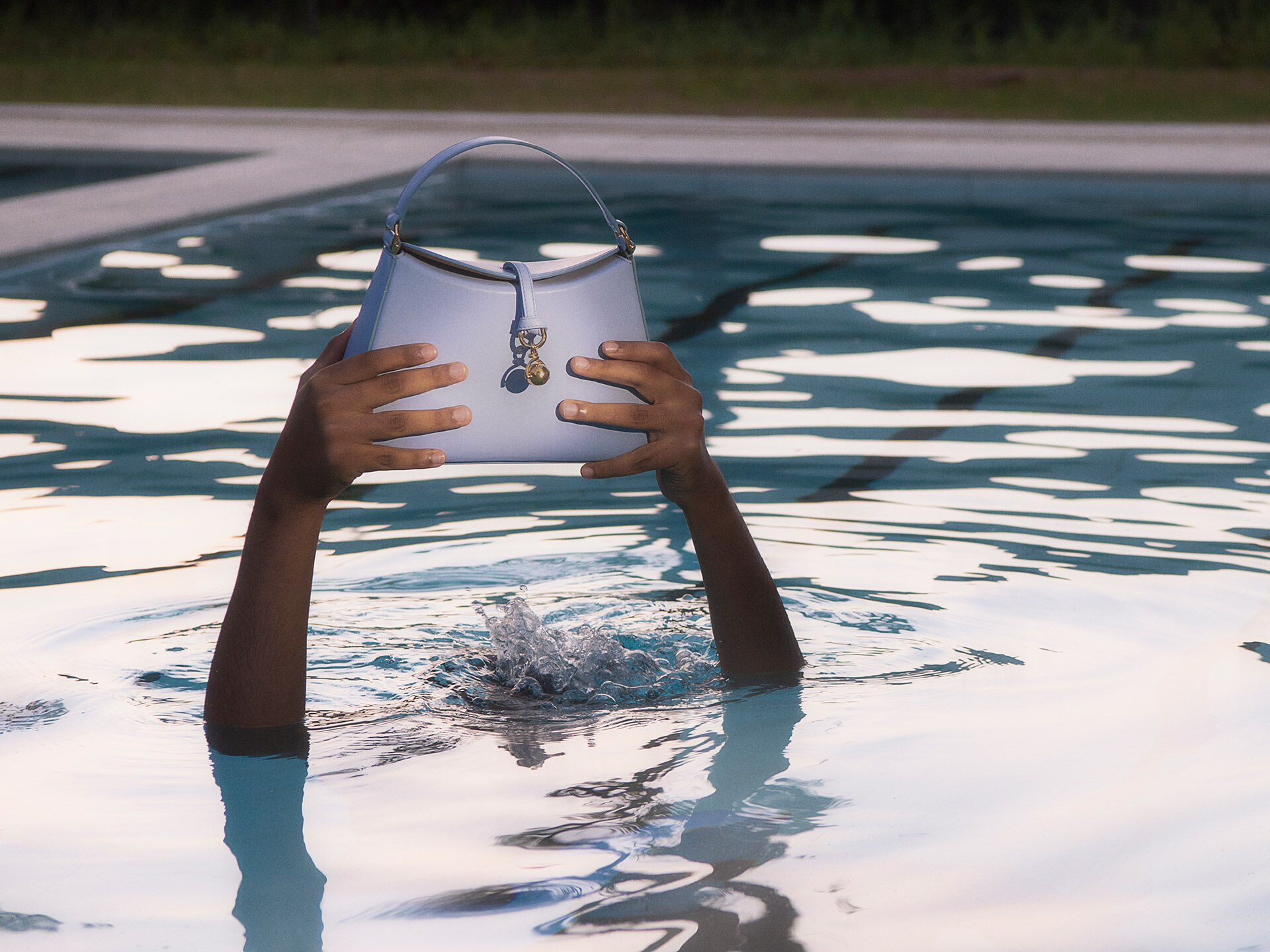 بالتعاون مع