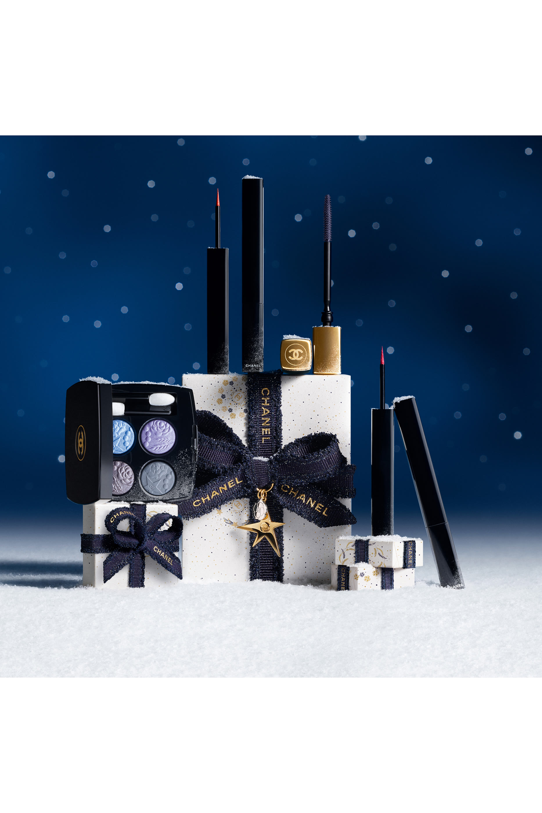 مساكارا Noir Allure الكل في واحد: للتكثيف، التطول، التجعيد والتحديد 