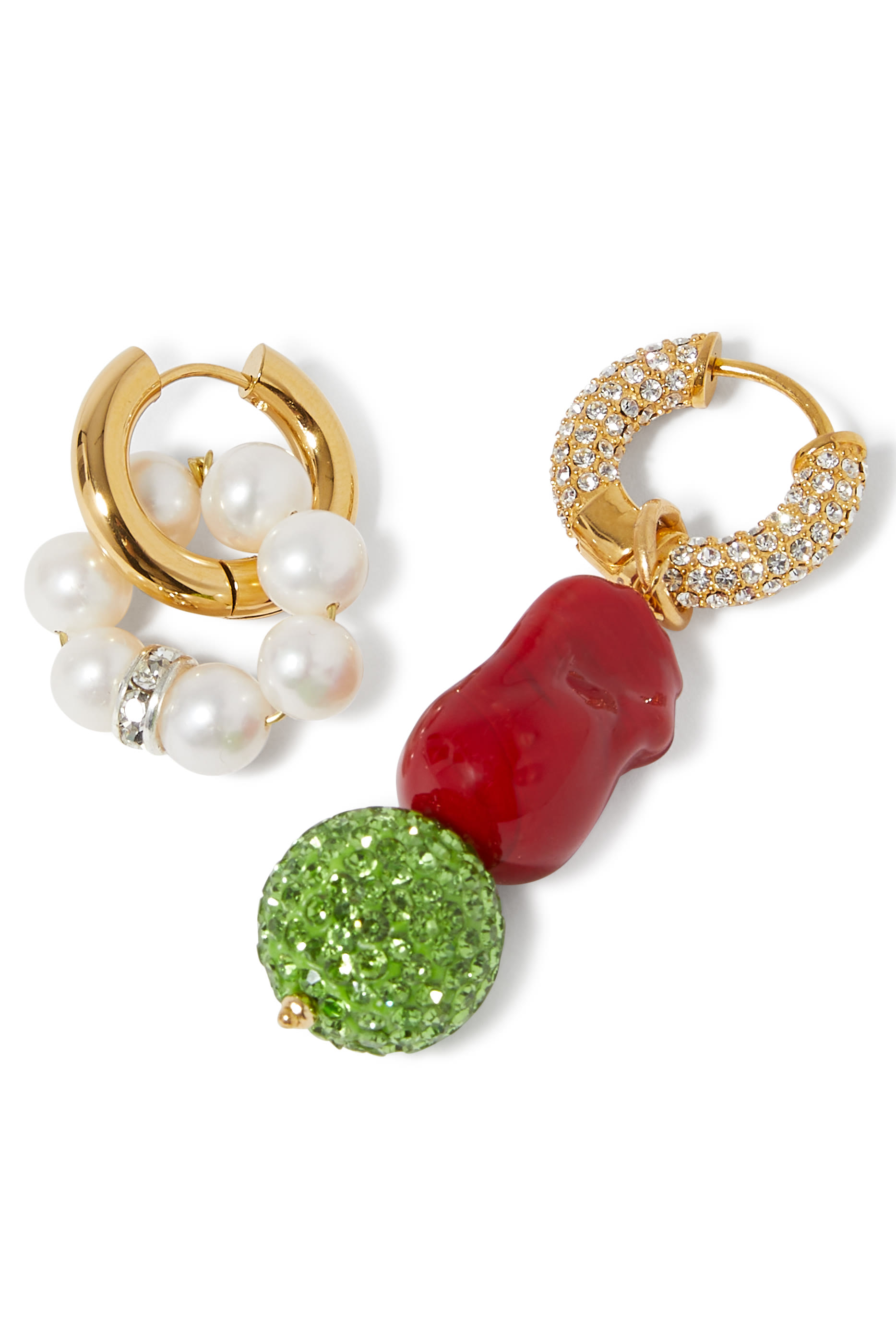 أقراط هاجي بتصميم غير متماثل مزينة بلؤلؤ، نحاس مطلي بذهب عيار 24 قيراط