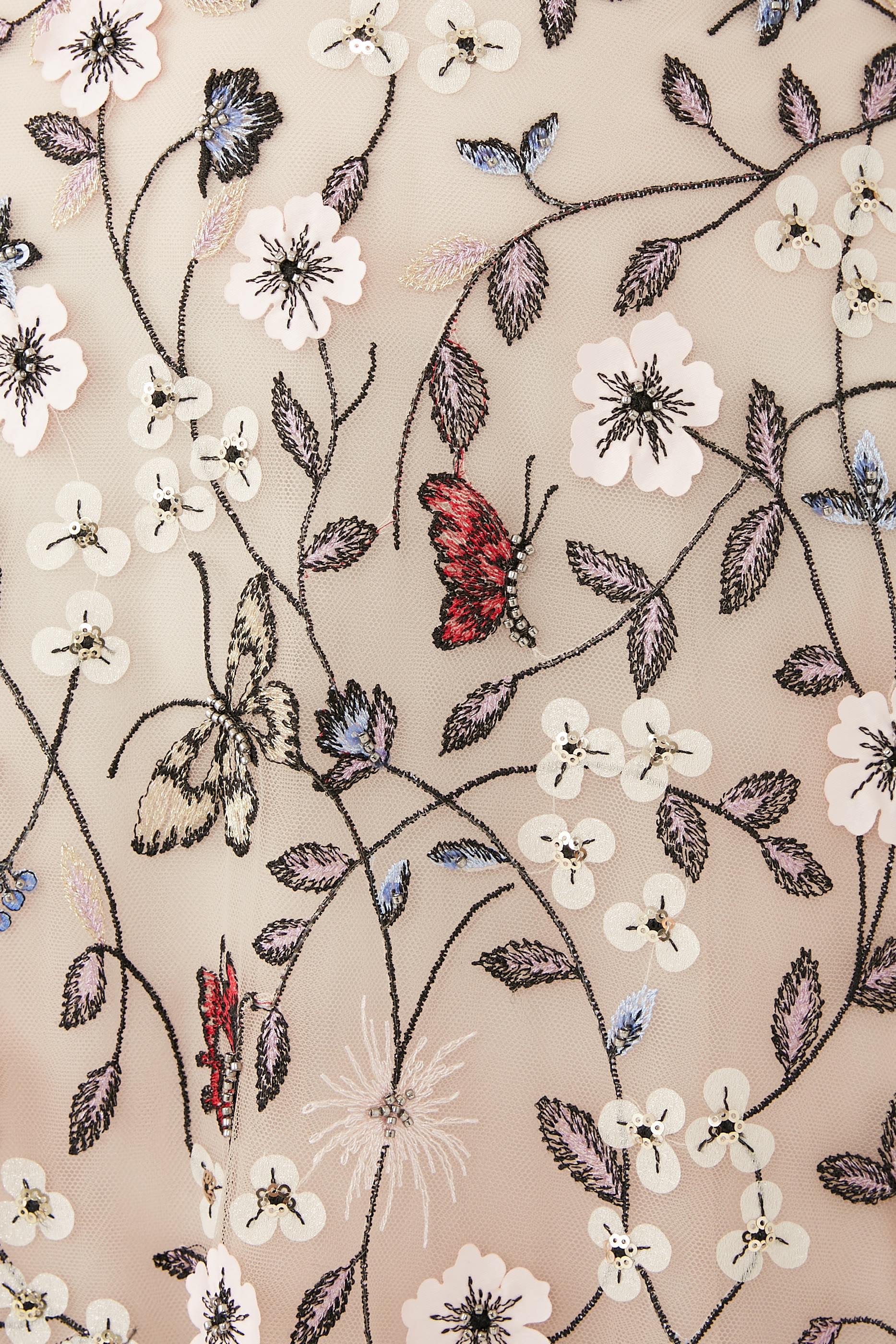 فستان سهرة بتطريزات زهور تول