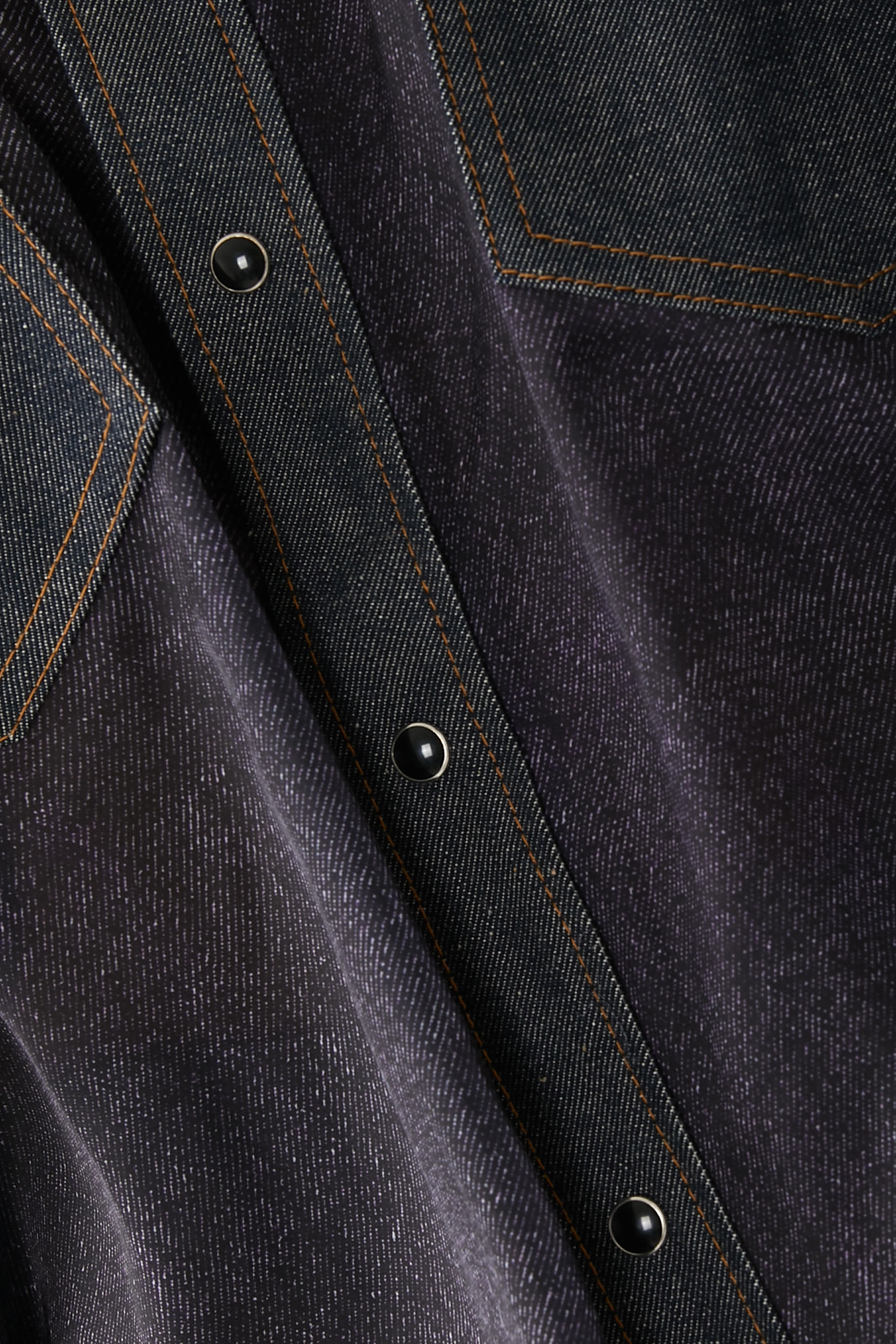 قميص بنقشة دنيم