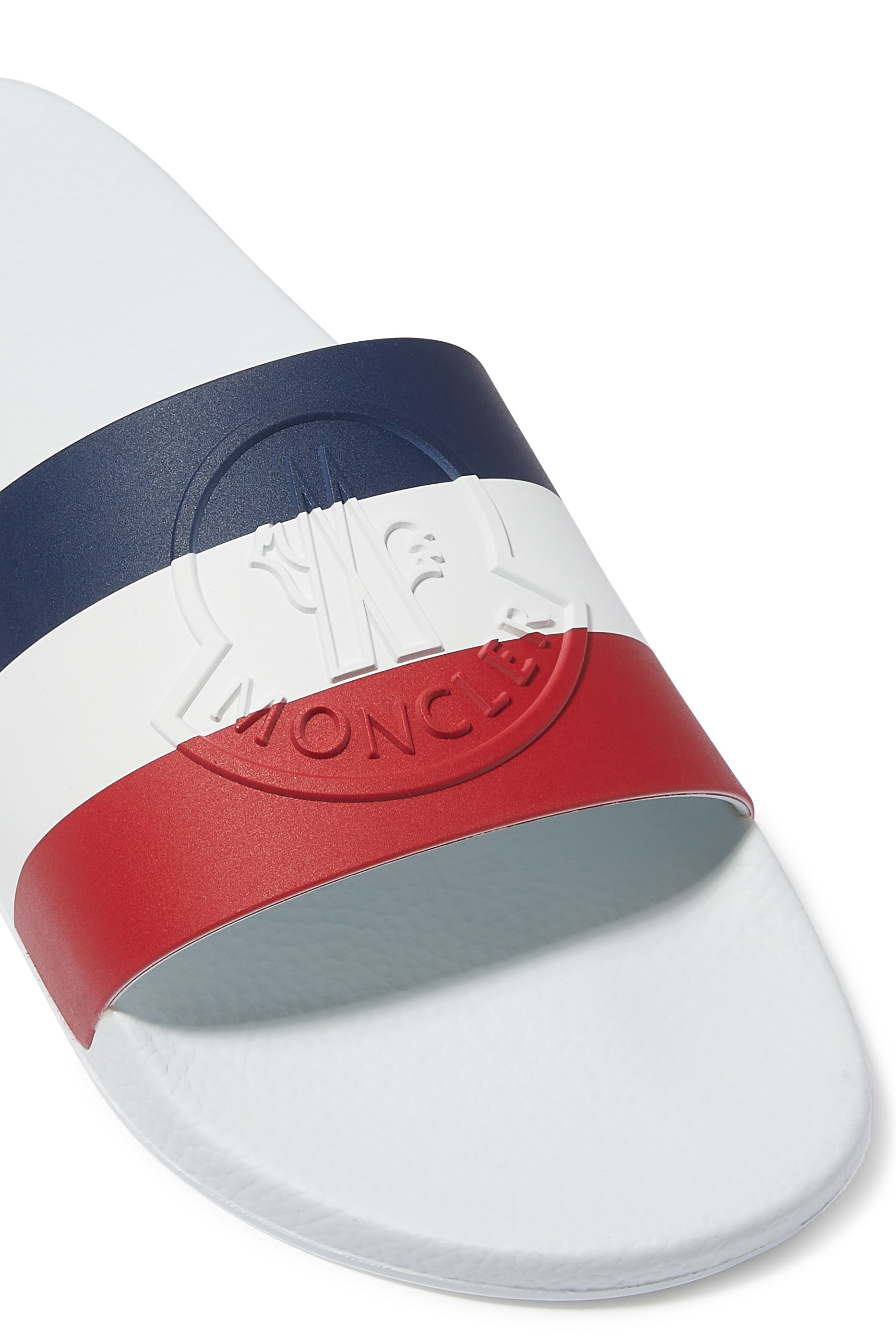 حذاء مفتوح بازل بشعار الماركة