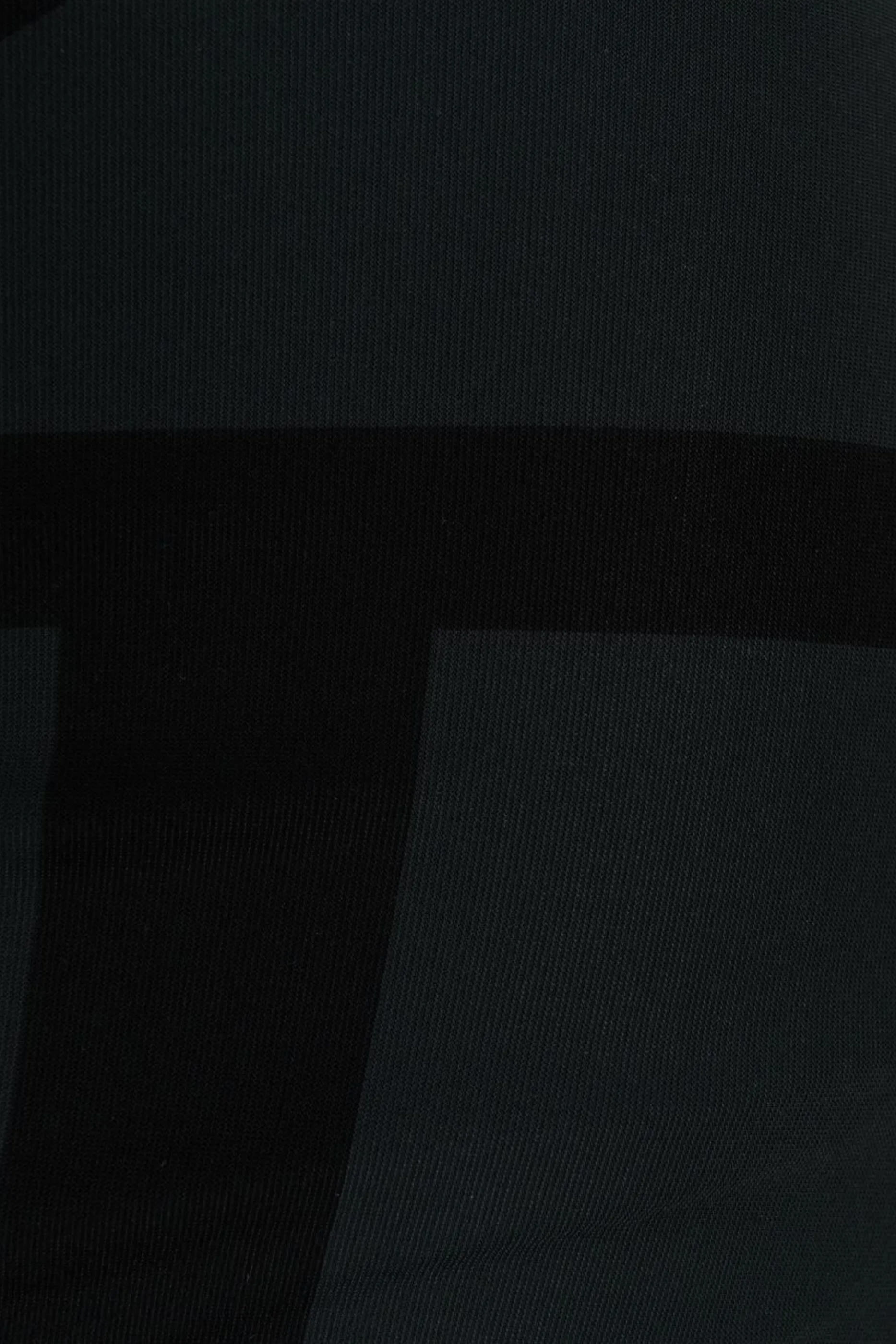 بدلة سباحة بحروف شعار الماركة