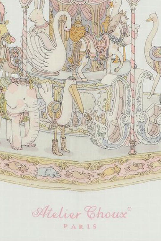 طقم بنقشة كاروسيل قطن عضوي للأطفال