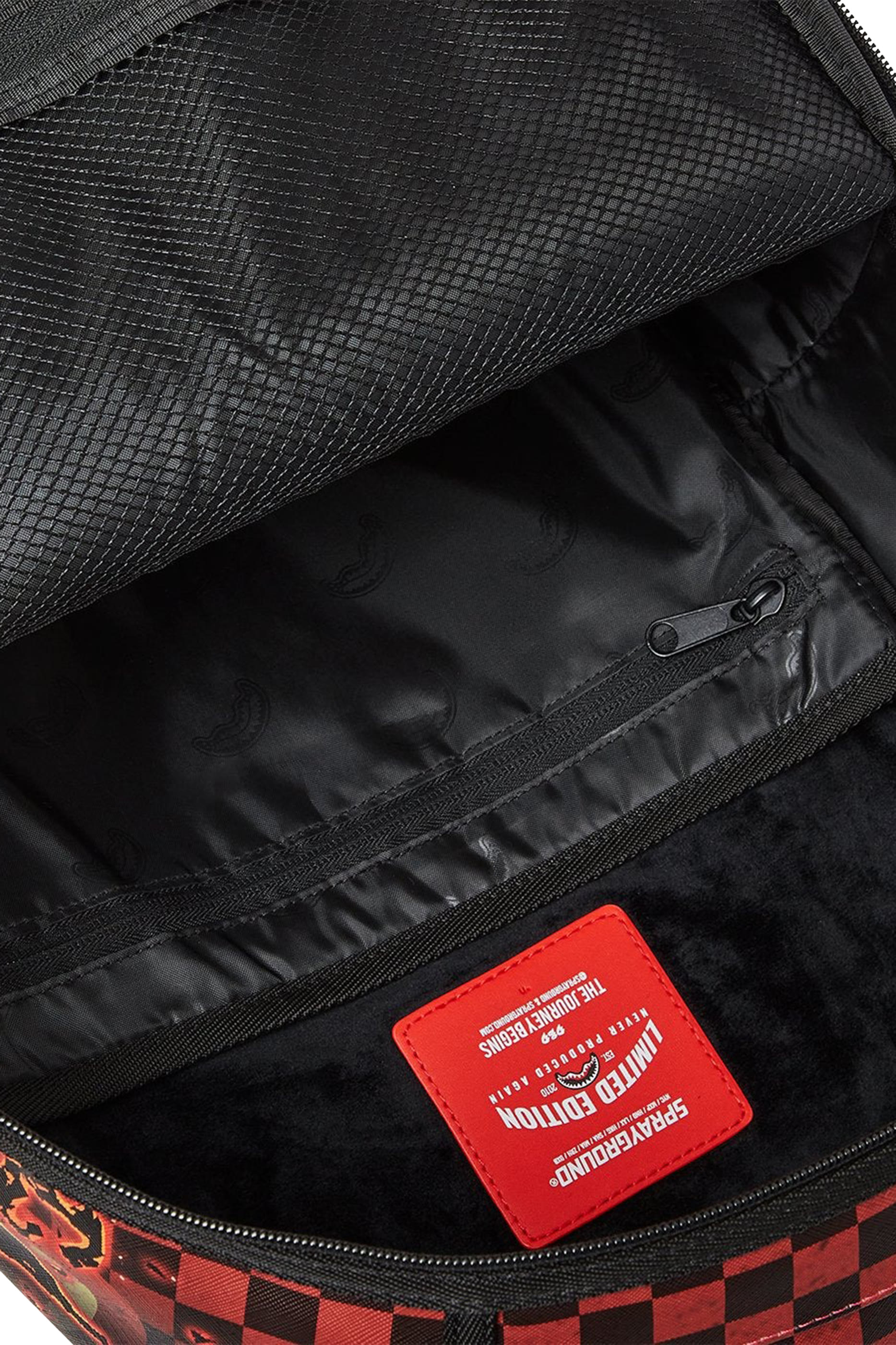 حقيبة ظهر بنقشة نيران وشخصية شيتو للأطفال