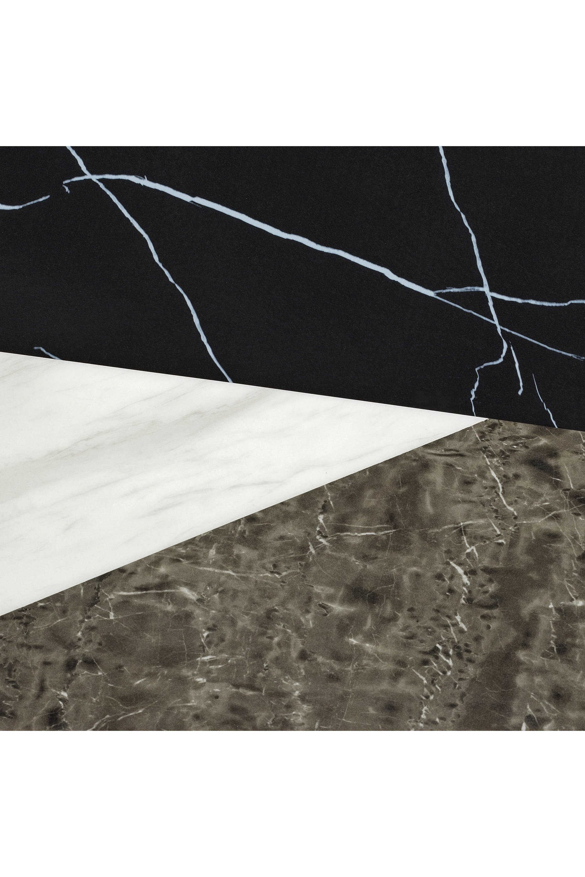 طاولة طعام بثلاث ألوان