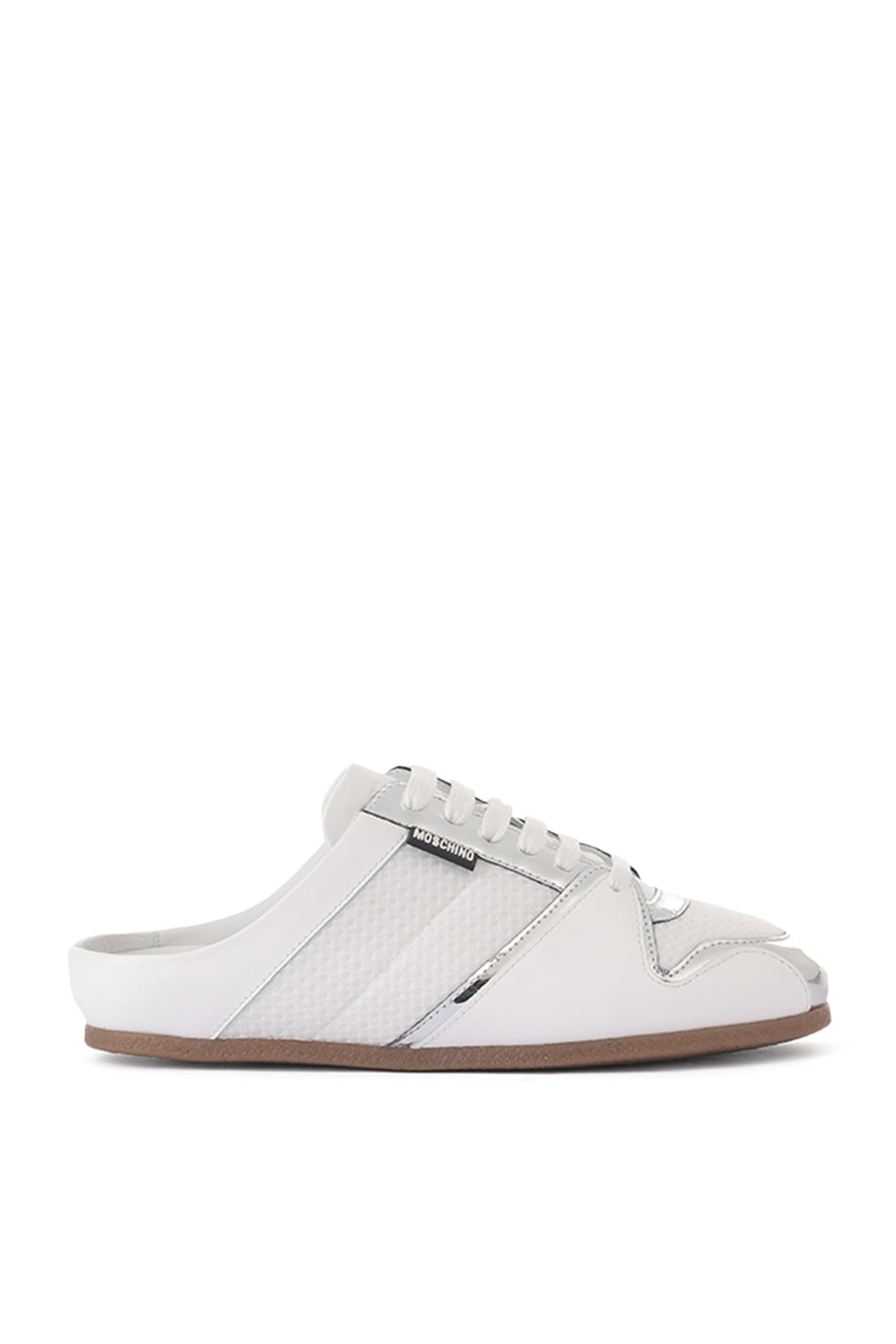 سنيكرز تنس بشعار الماركة