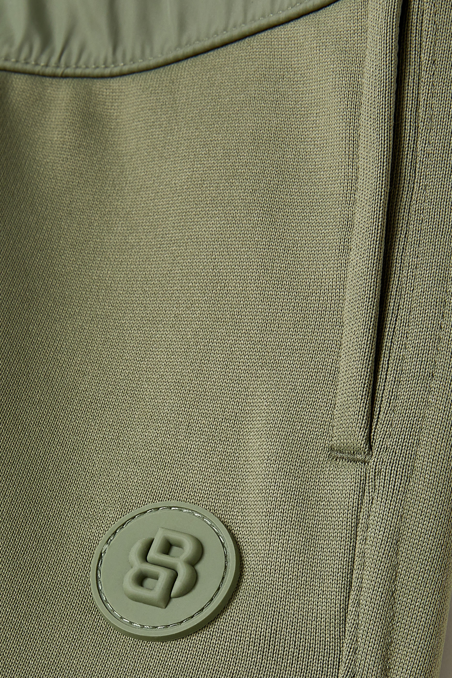 بنطال رياضي بشعار الماركة للأطفال