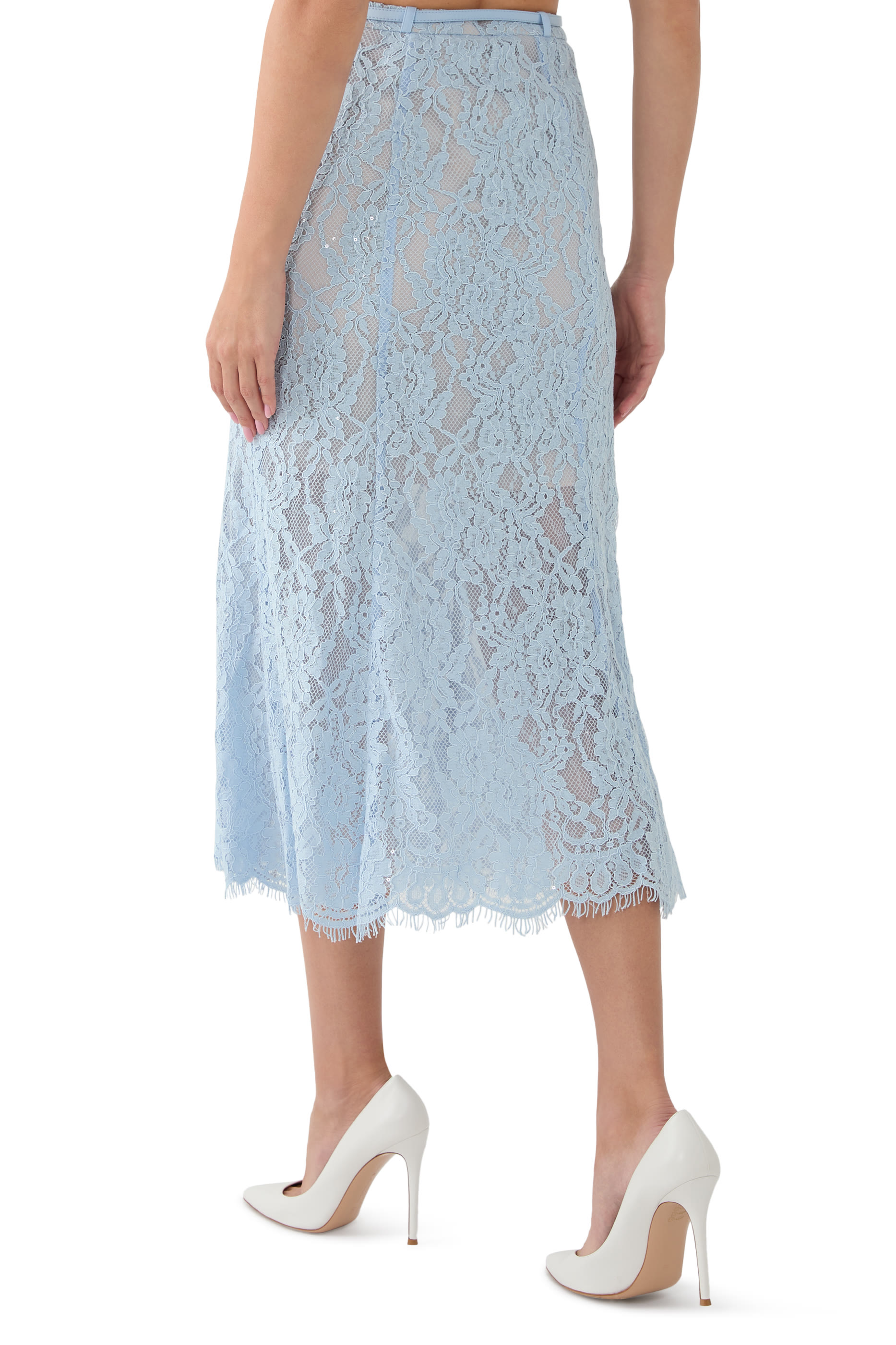 تنورة بقصة واسعة متوسطة الطول دانتيل