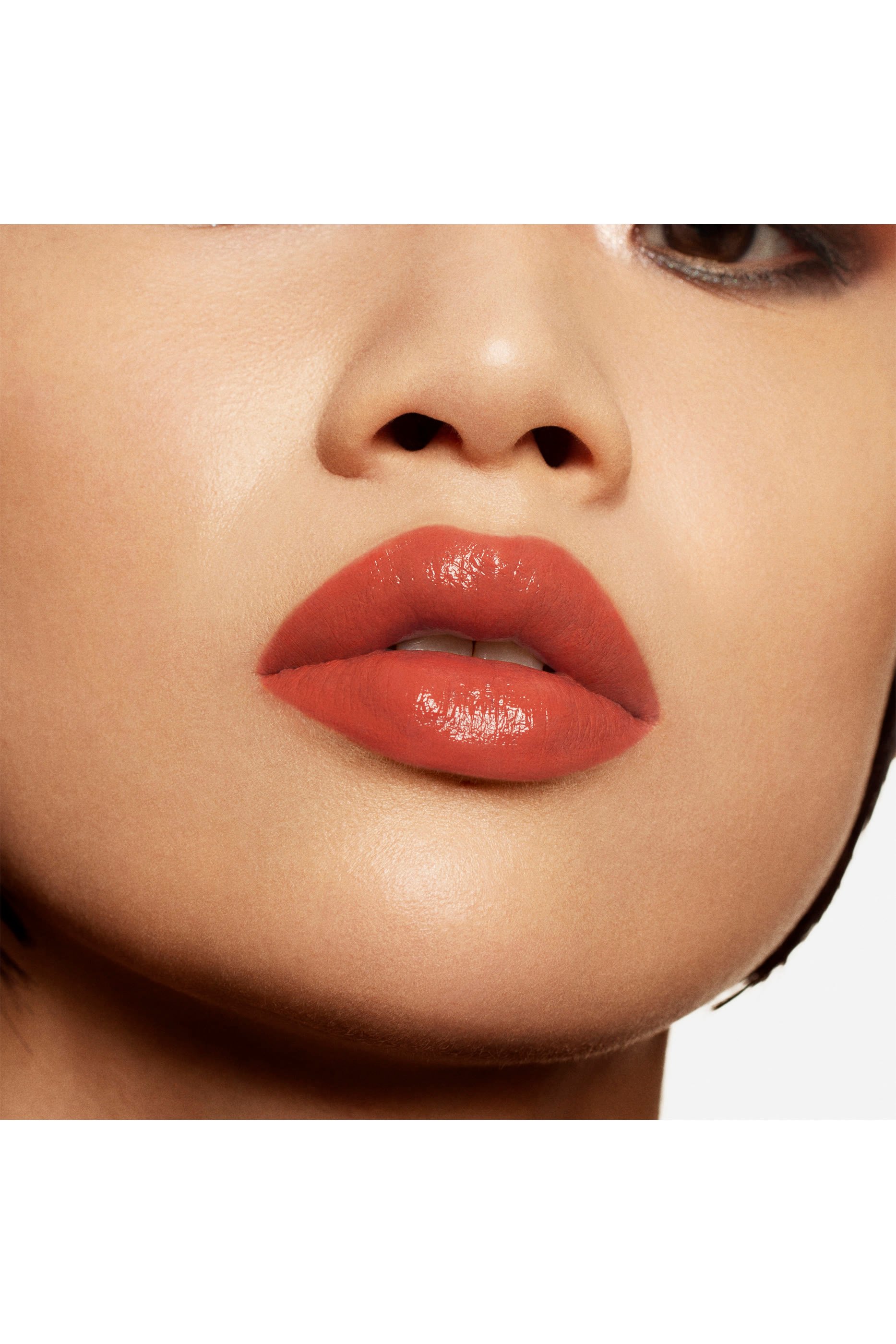 أحمر شفاه فينيل بتركيبة سائلة