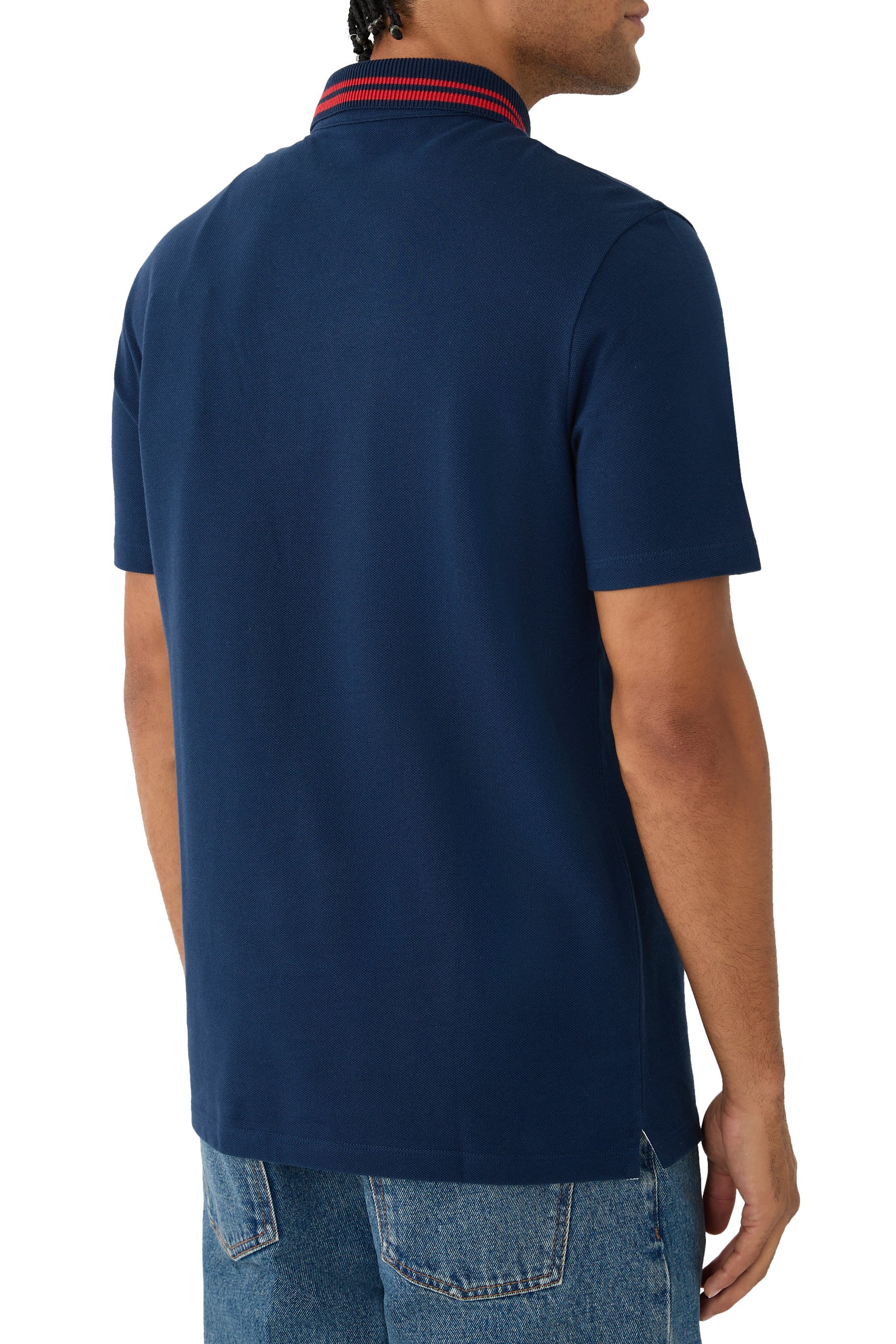 قميص بولو بحرفي شعار الماركة