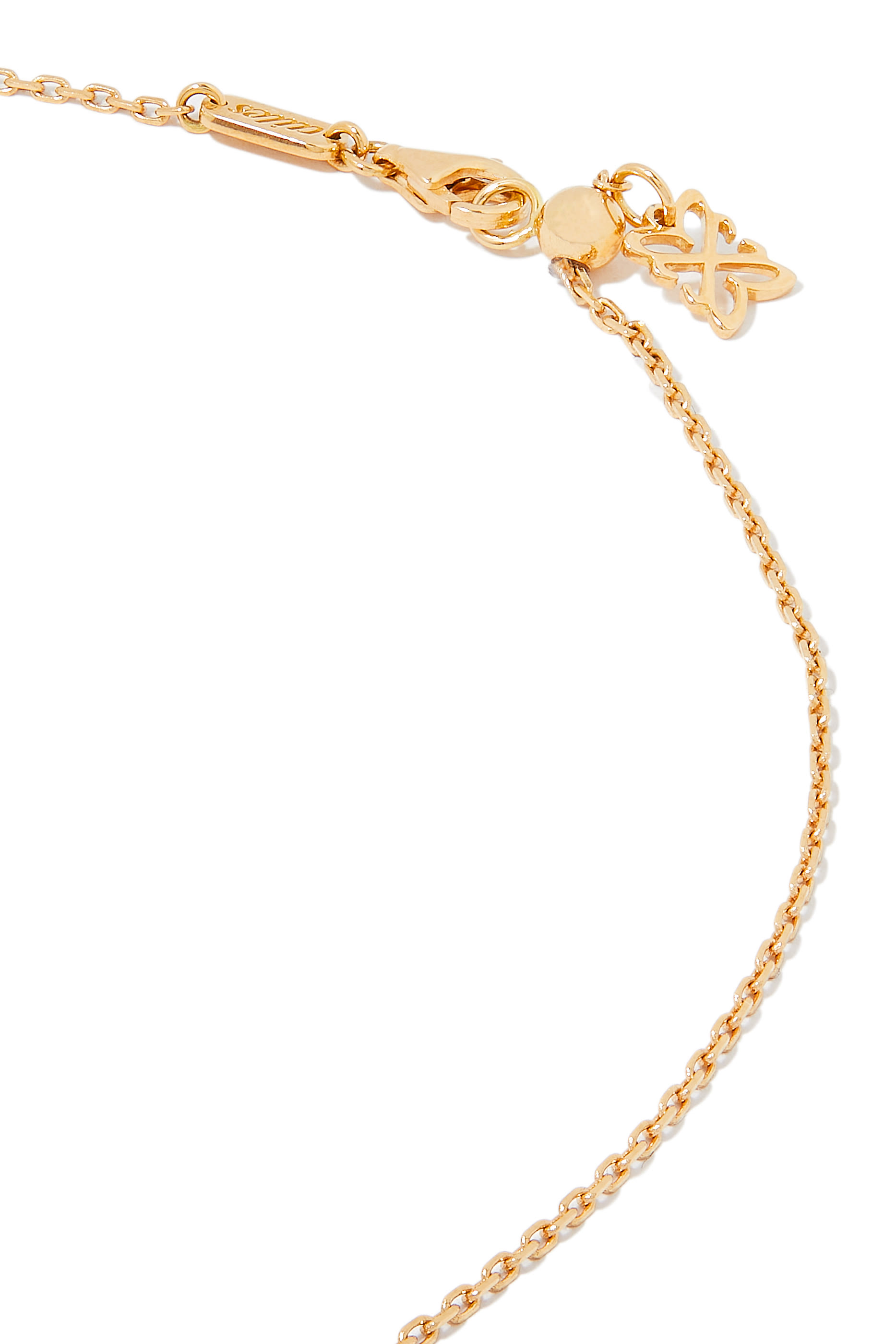 قلادة بتصميم حرف عربي مرصع بالماس ذهب عيار 18