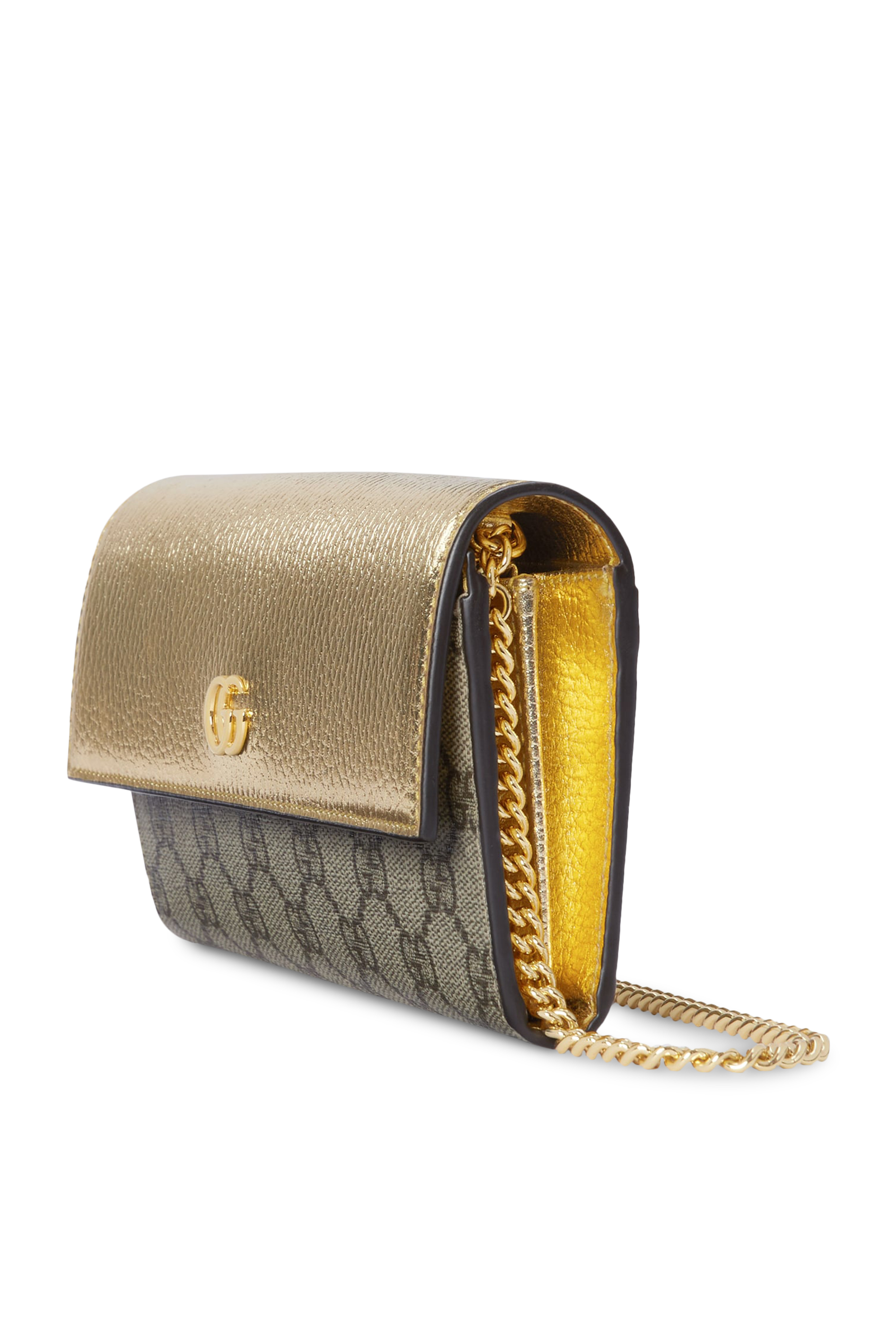 حقيبة مارمونت صغيرة بحرفي شعار الماركة وسلسلة