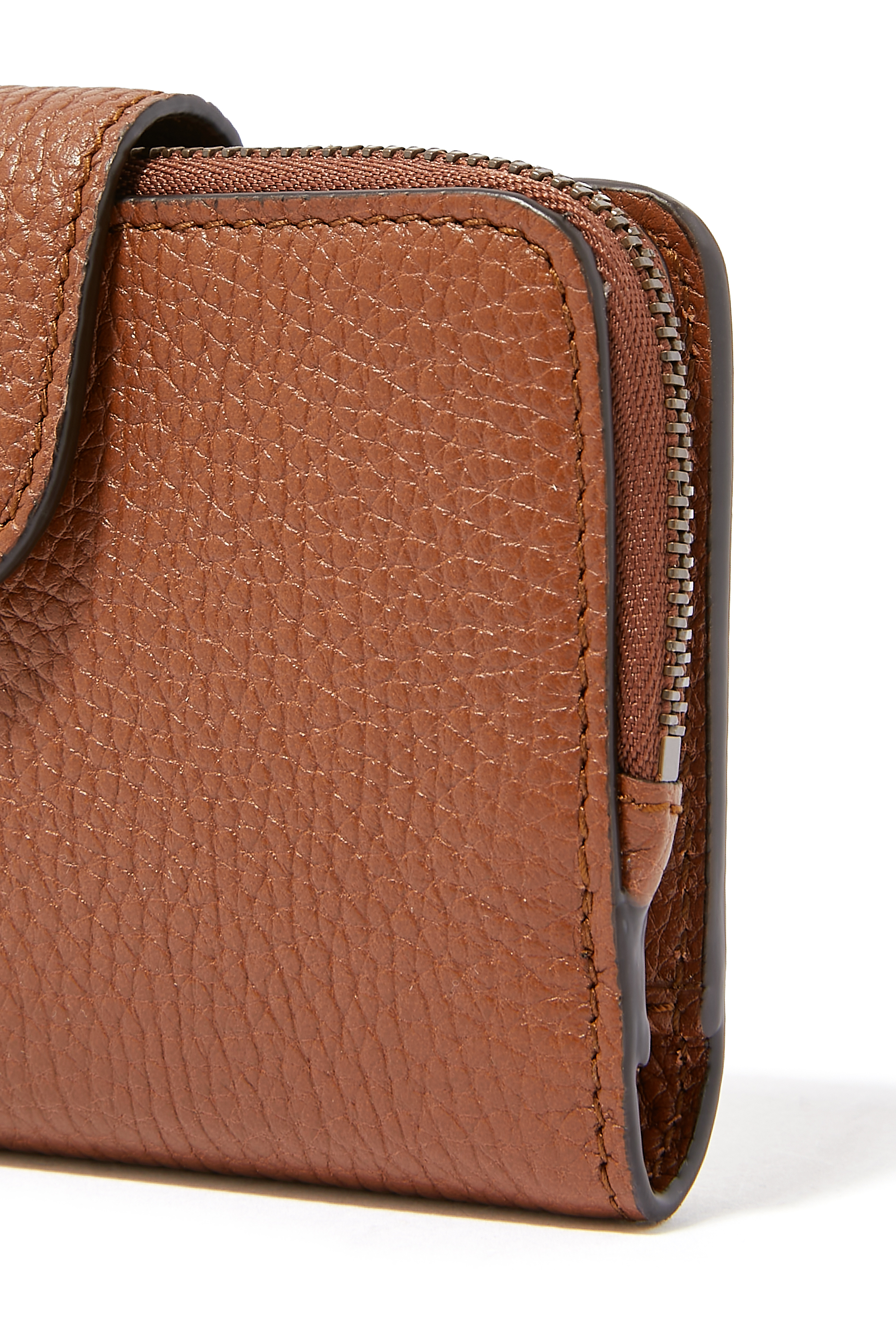 محفظة متوسطة بحلية حرفي شعار الماركة