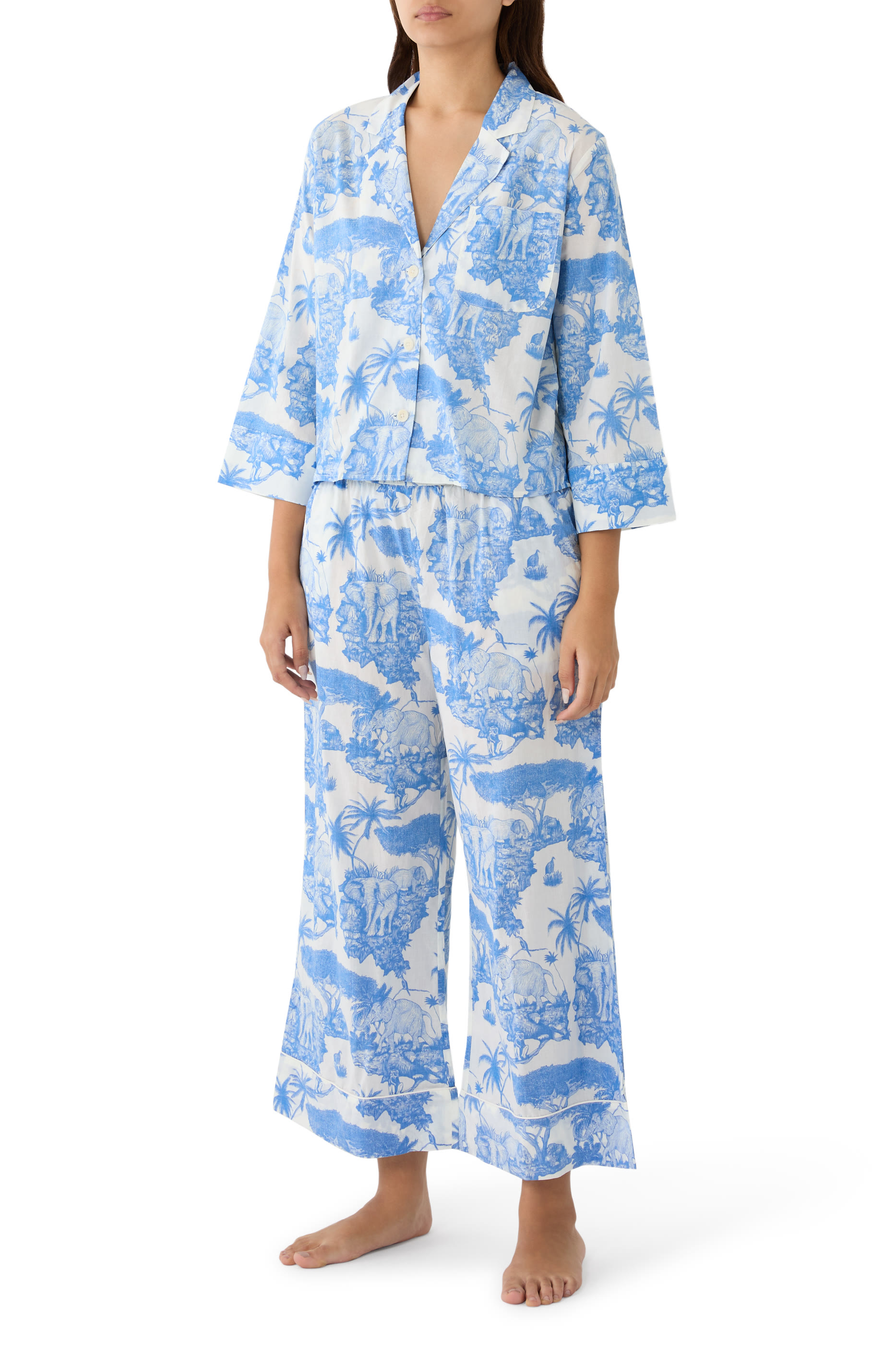 طقم قميص مربعة وبنطال بقصة ساق واسعة بنقشة نمر