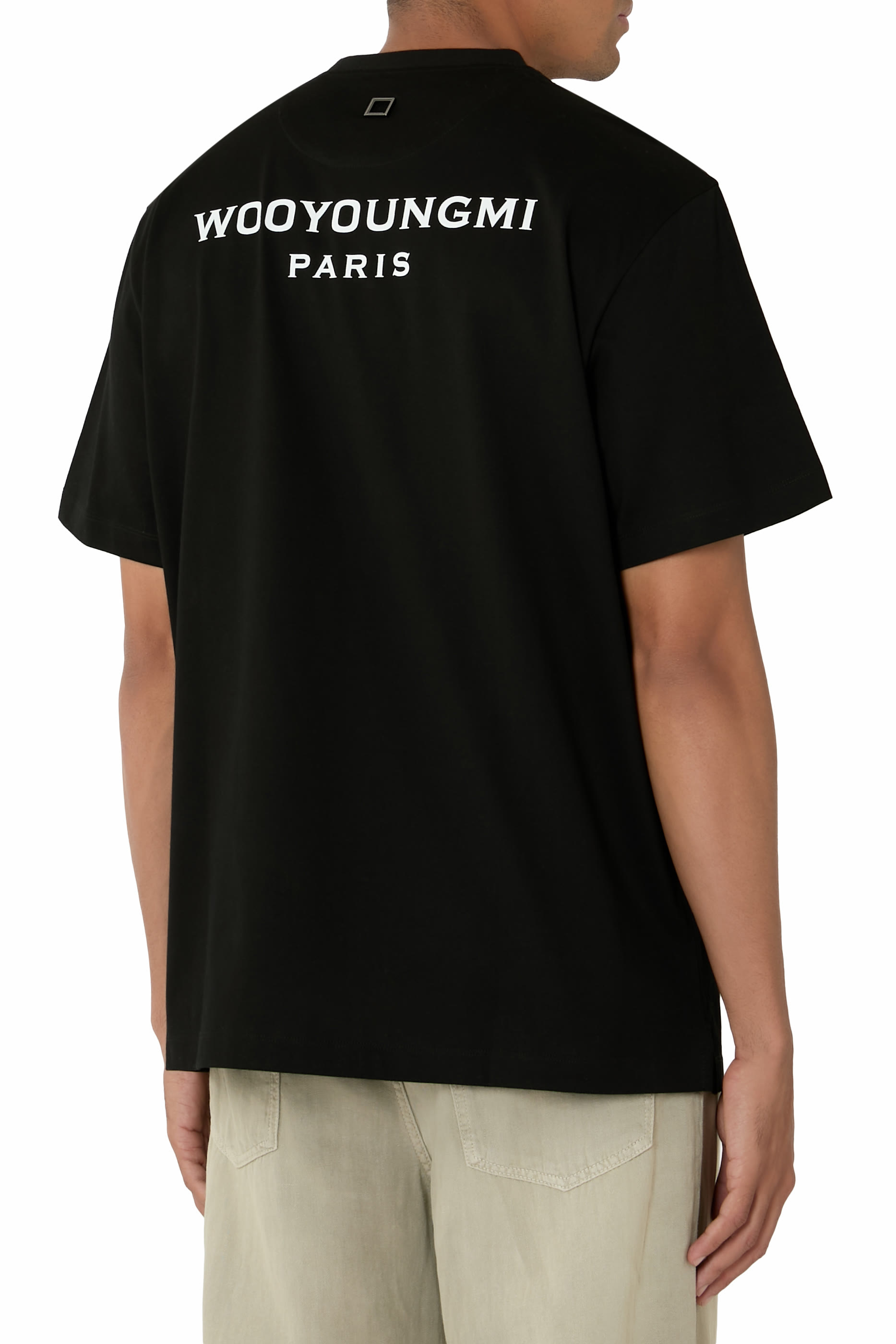 تيشيرت بشعار الماركة في الخلف قطن