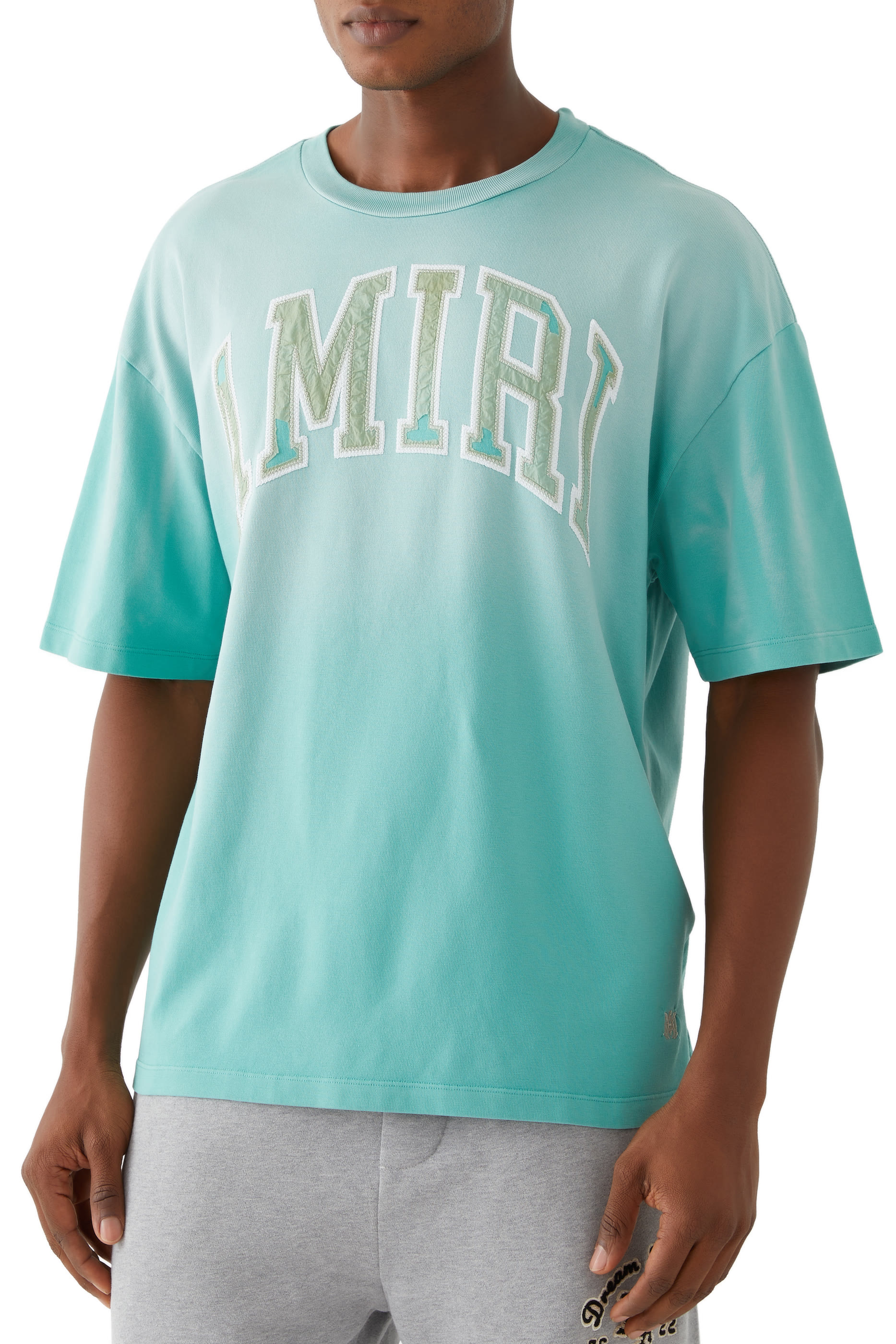 تيشيرت فينتج بقصة فضفاضة