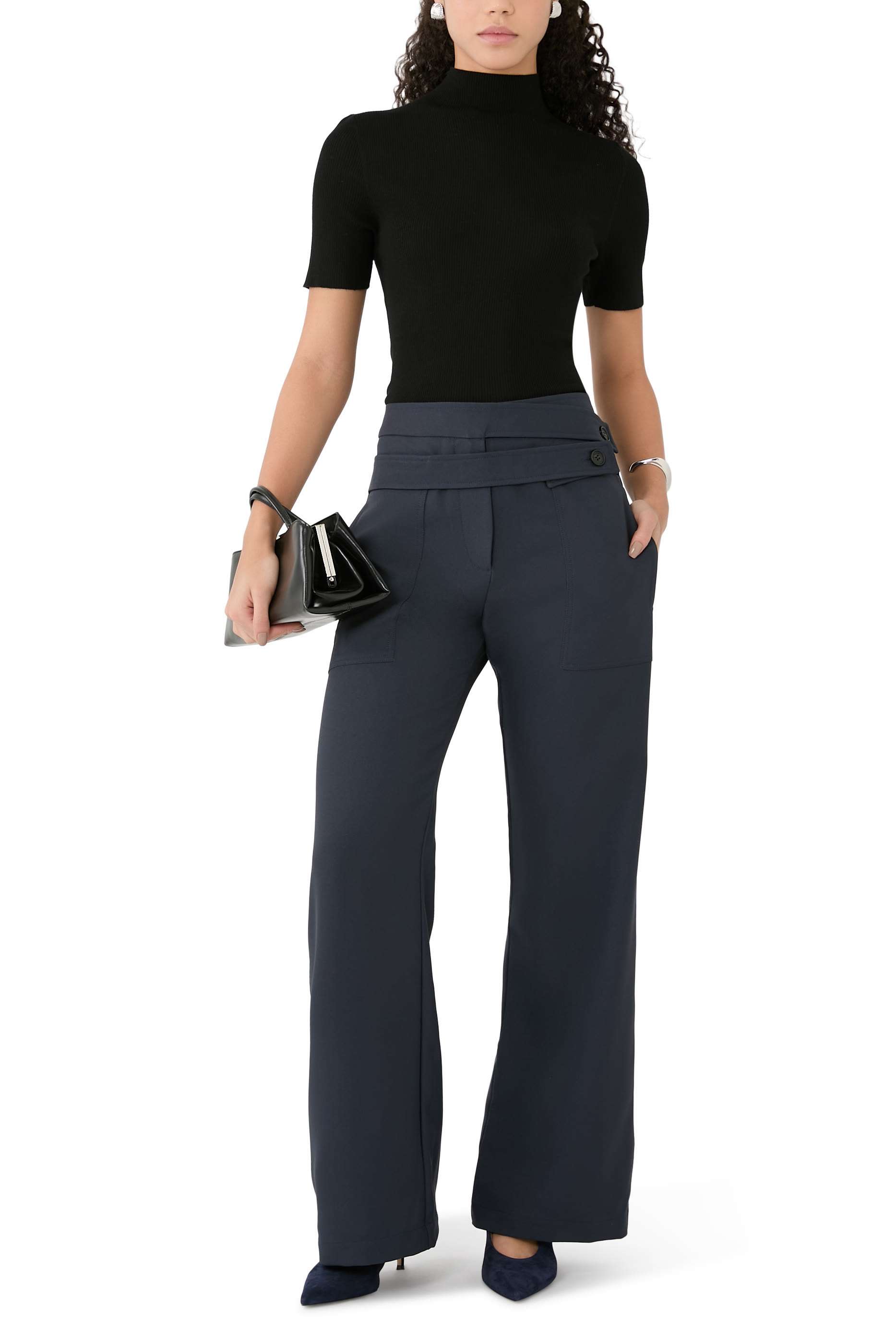 كنزة ليندا بياقة عالية