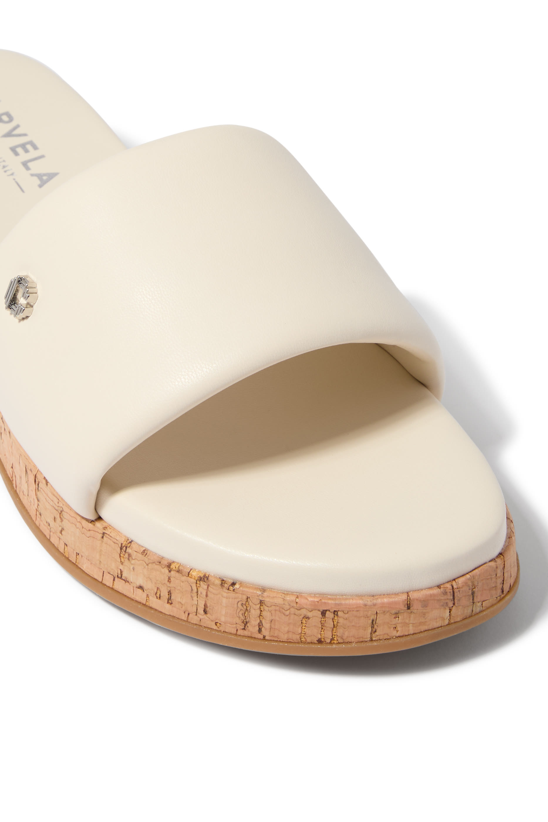 حذاء كارفيلا كلاود مفتوح من الخلف