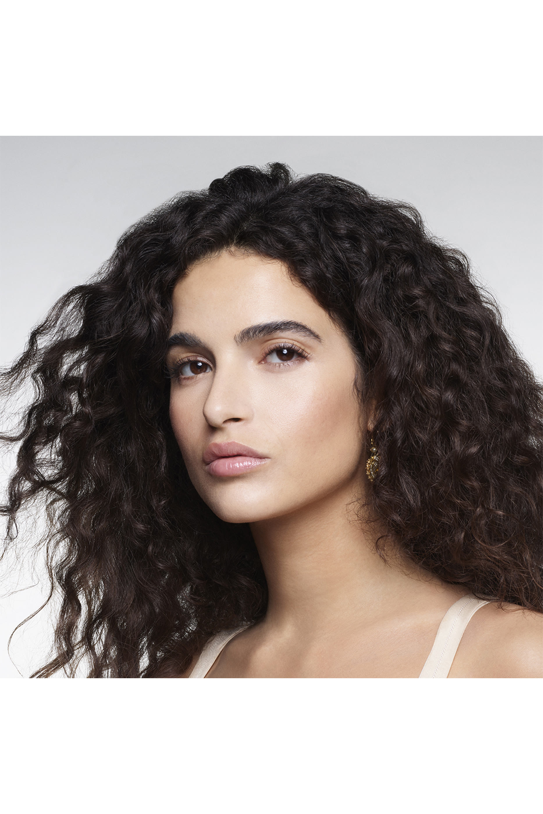 خافي عيوب إيفرلاست