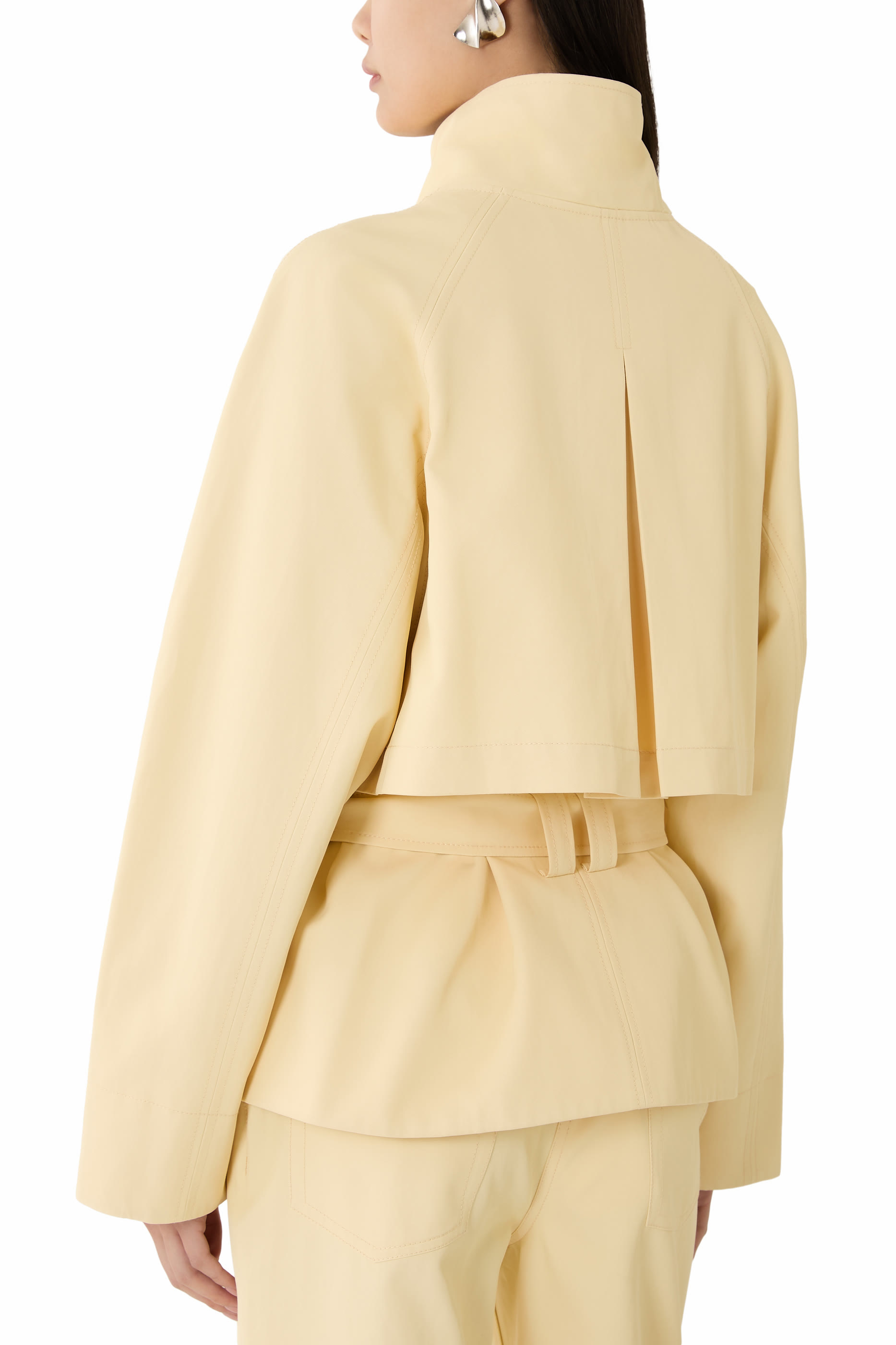 جاكيت بتصميم عملي بحزام