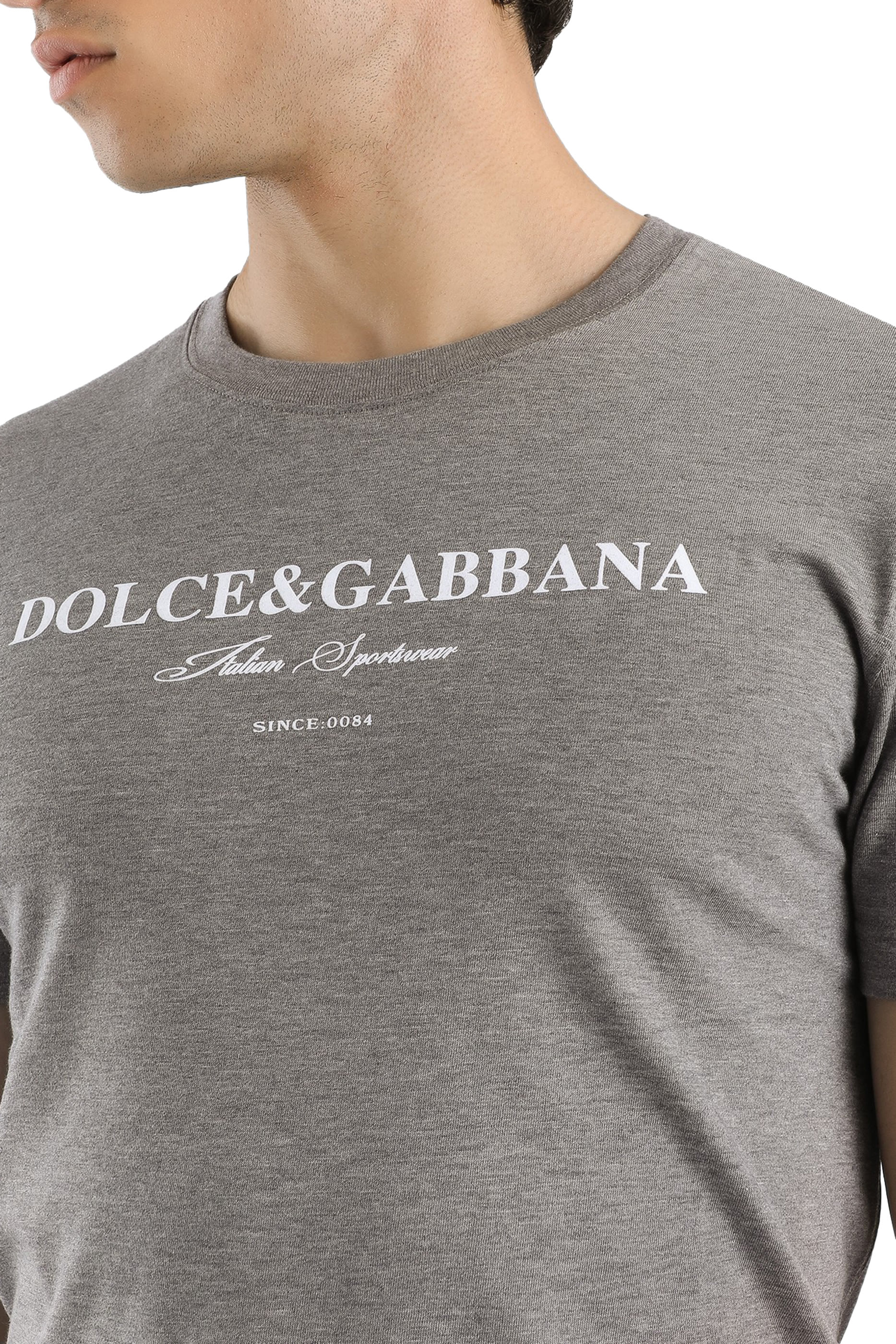 تيشيرت بشعار الماركة قطن