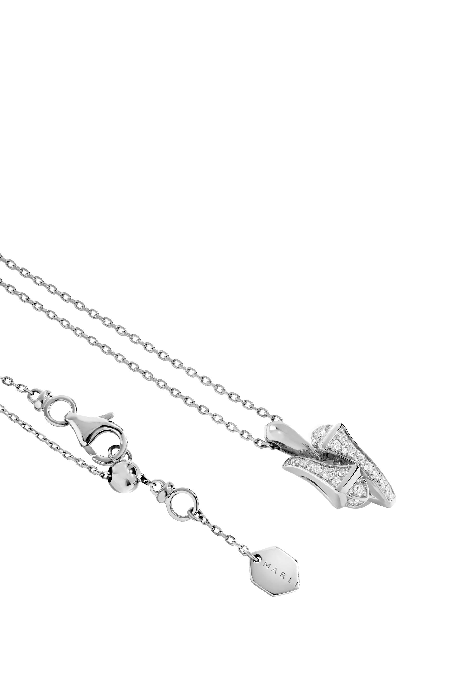 قلادة كليو بدلاية هاجي مرصعة بالماس ذهب أبيض عيار 18