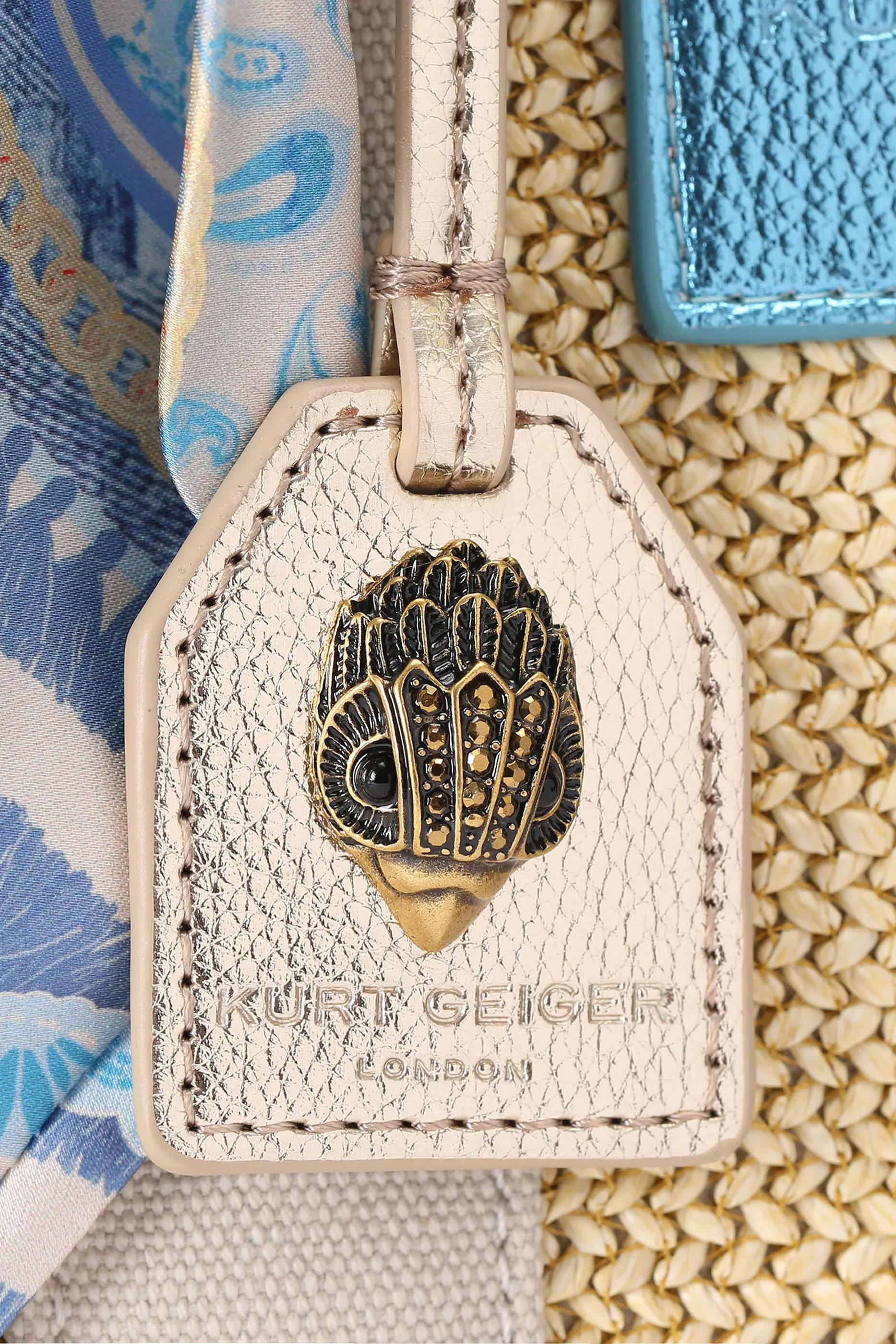 حقيبة يد ساوث بانك صغيرة