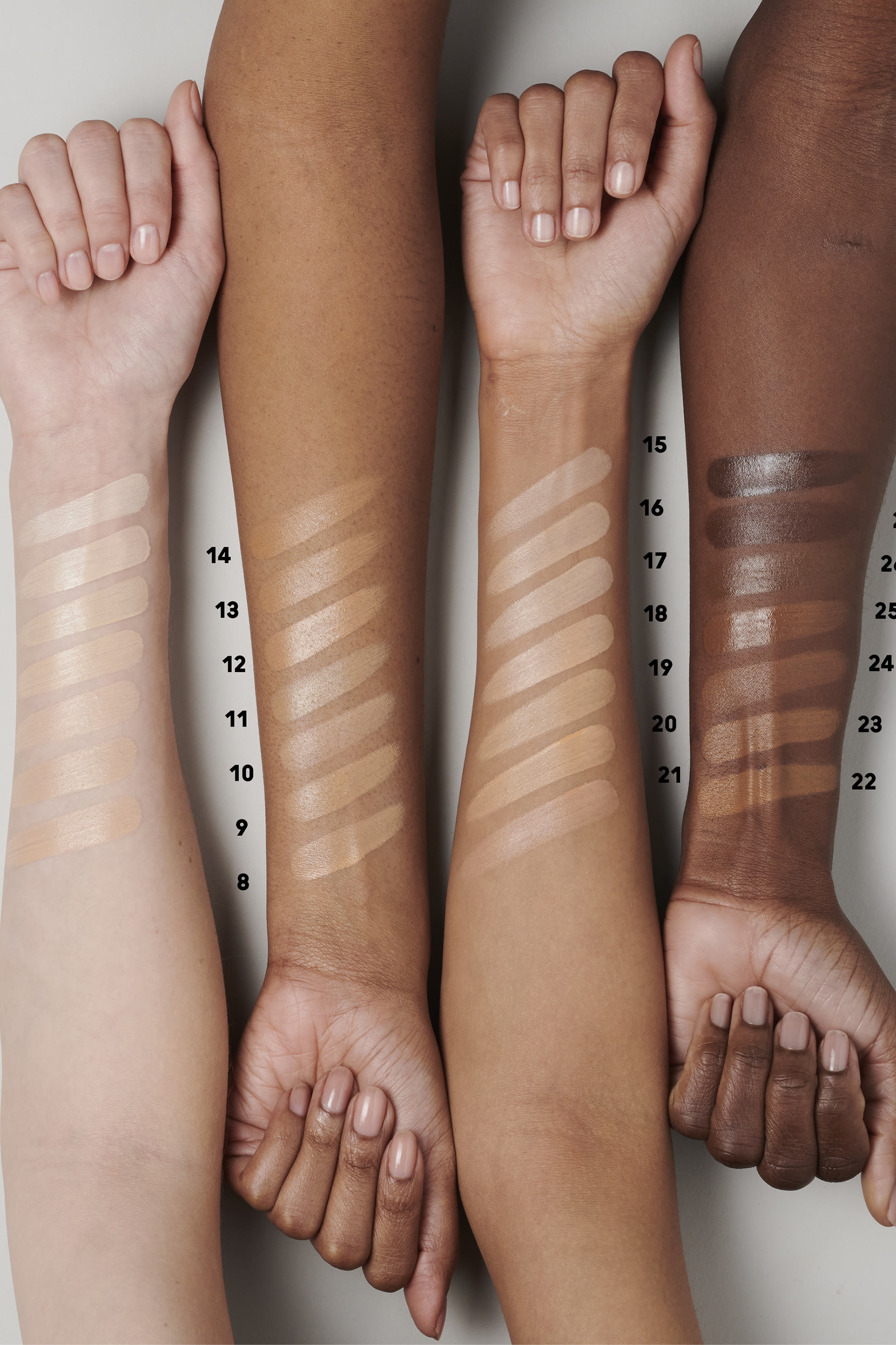 كريم أساس ستوديو راديانس بفاعلية السيروم&rlm;، 30 ملل