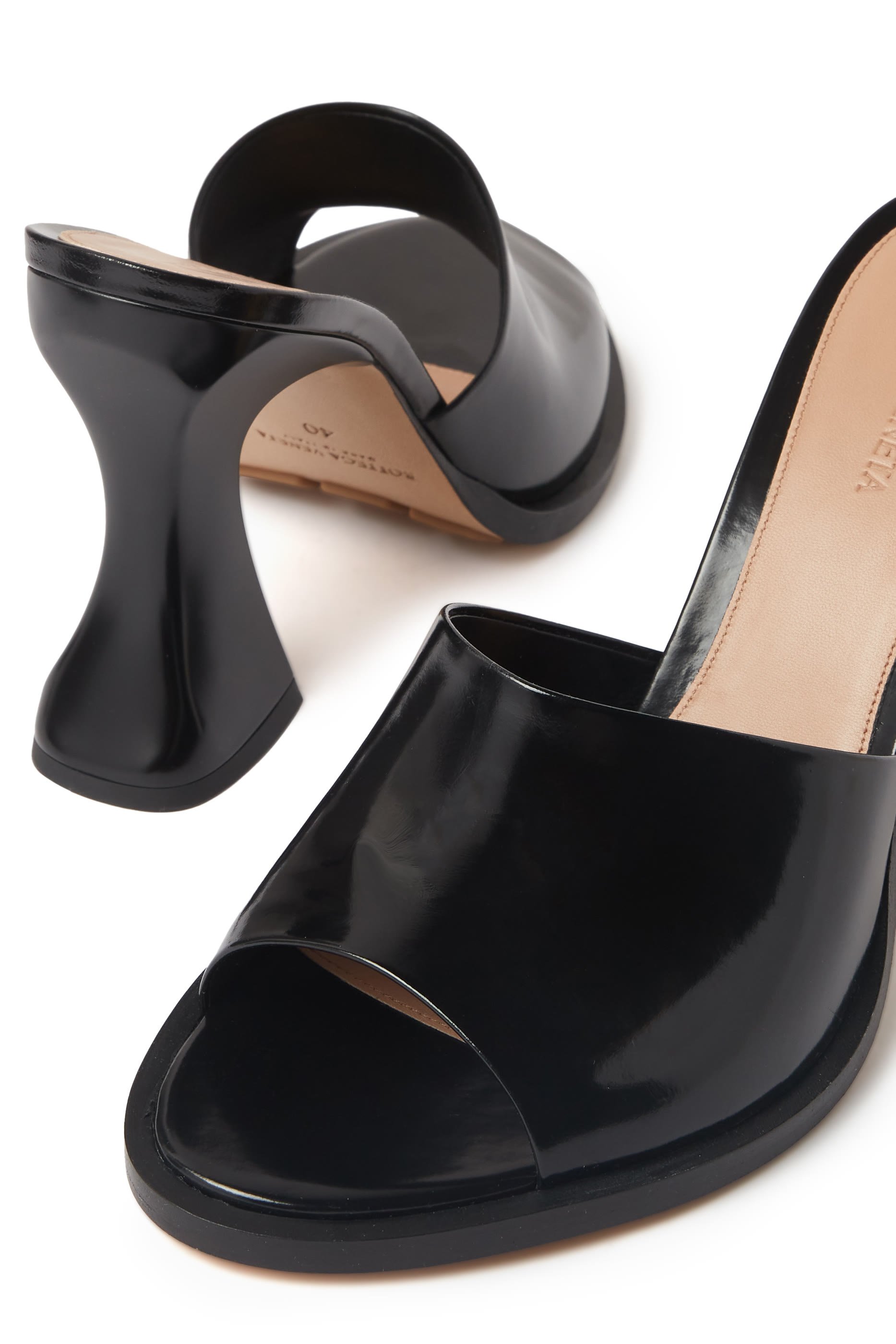 حذاء تشا تشا 100 مفتوح من الخلف