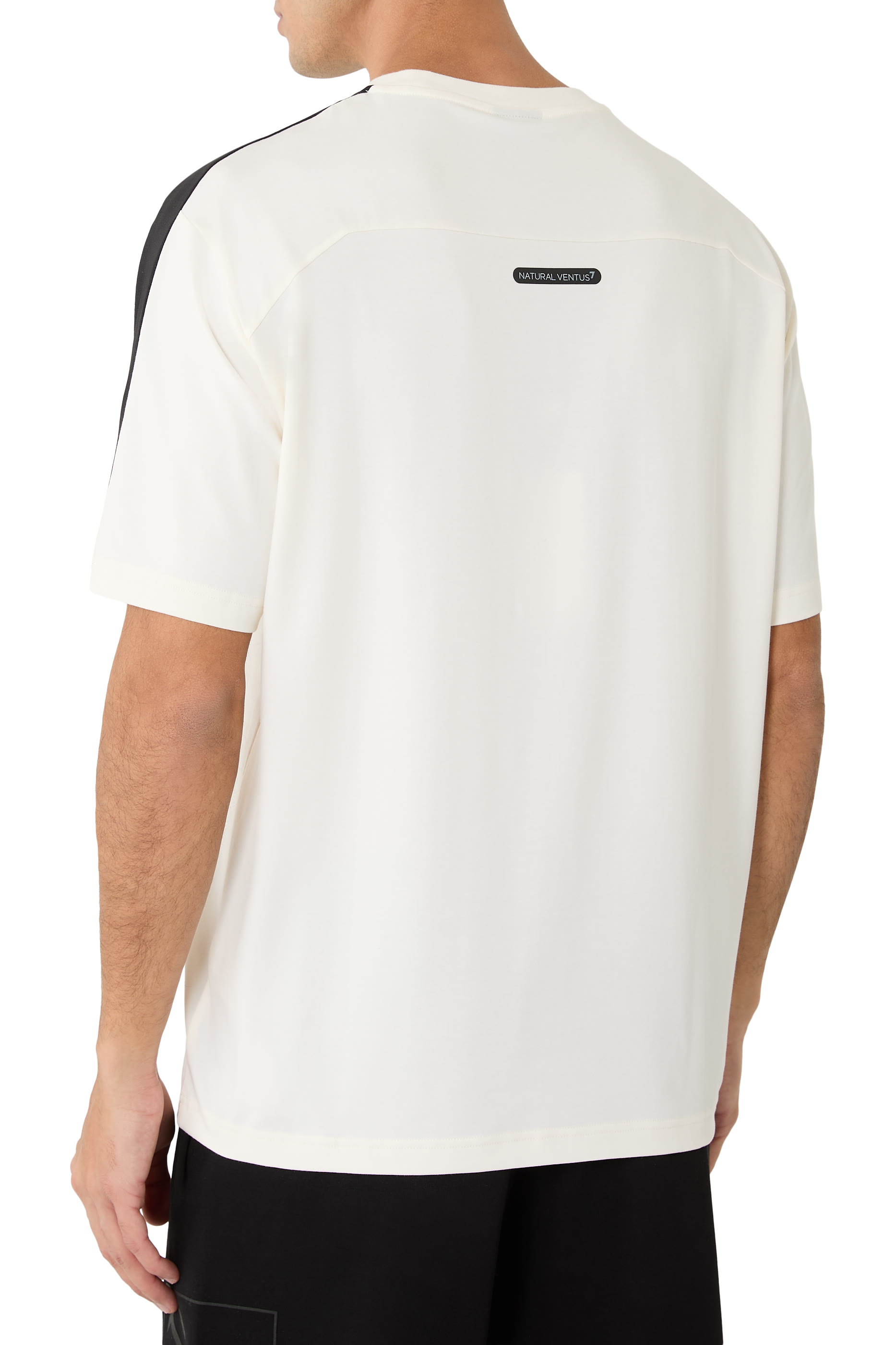 تيشيرت بشعار الماركة