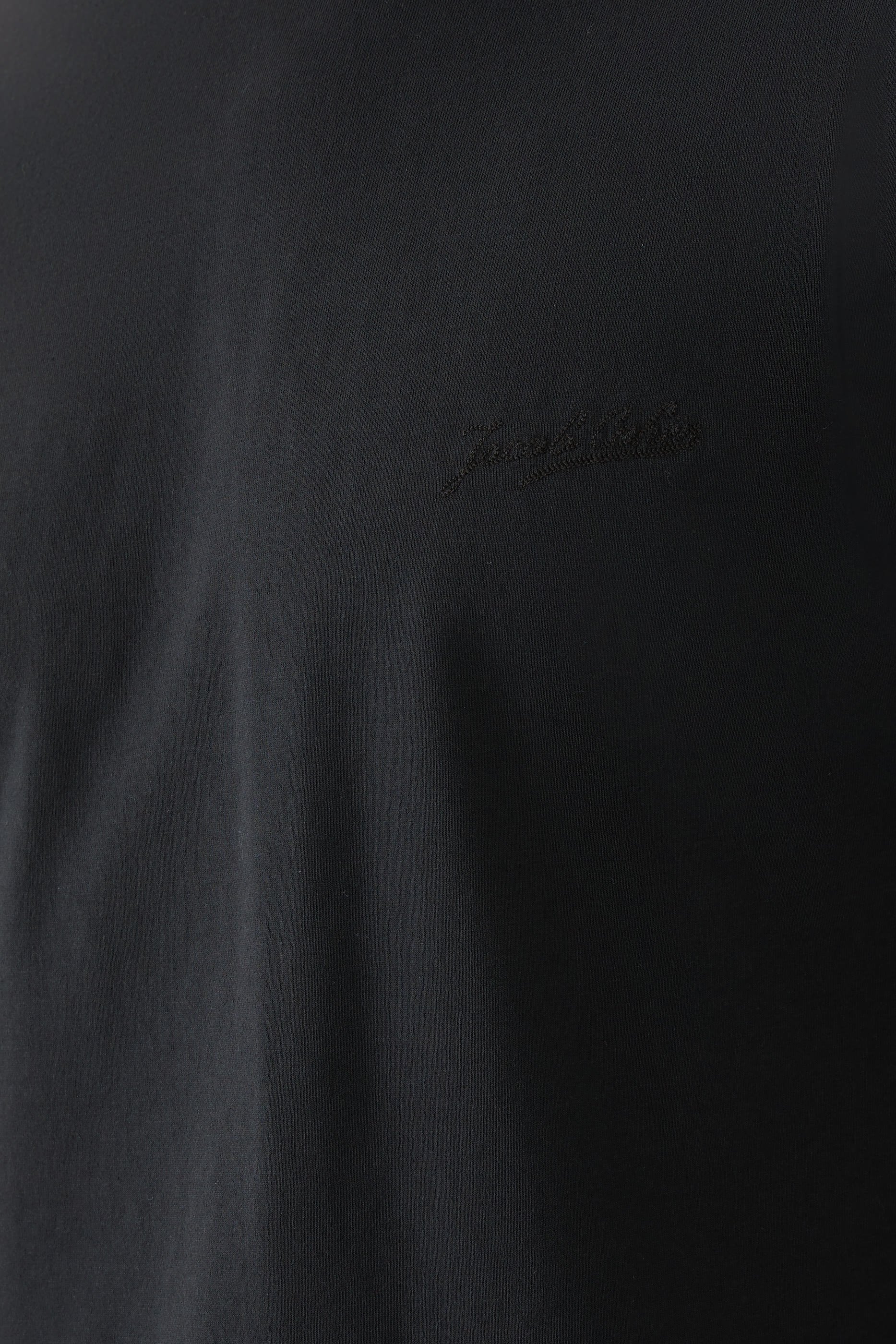 تيشيرت بشعار الماركة