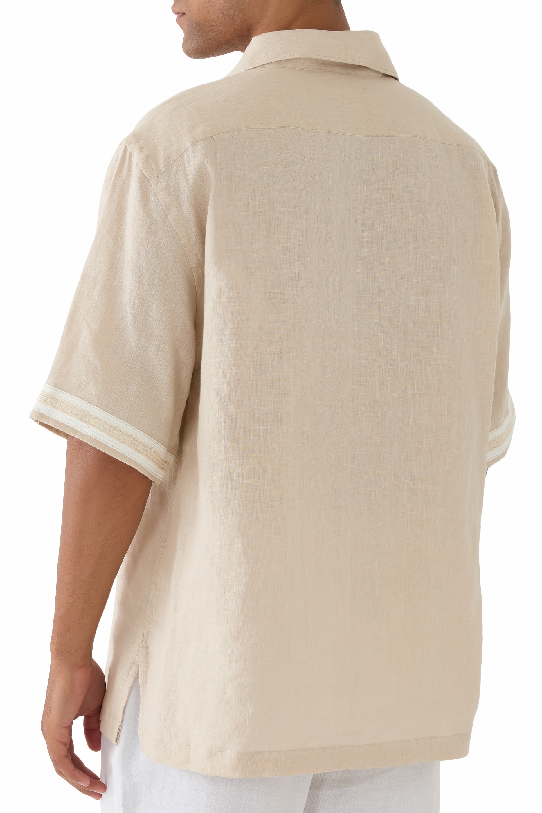 قميص بتفاصيل مغايرة كتان