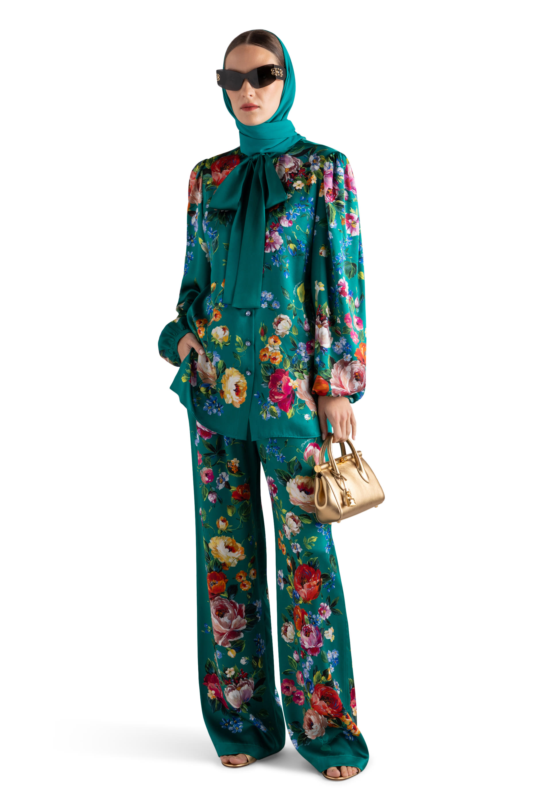 قميص بنقشة ورد ستان