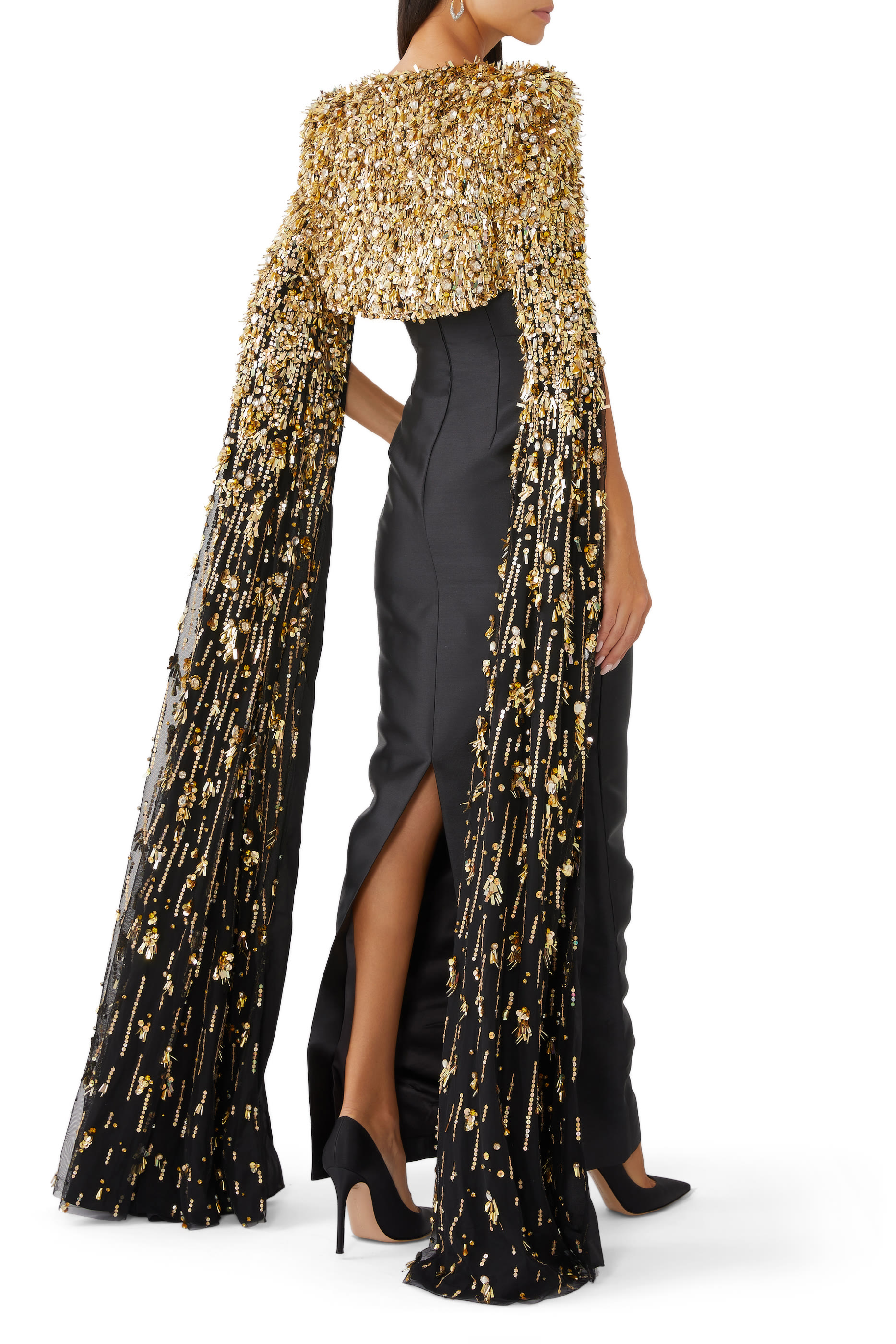 فستان سهرة بأكمام كاب