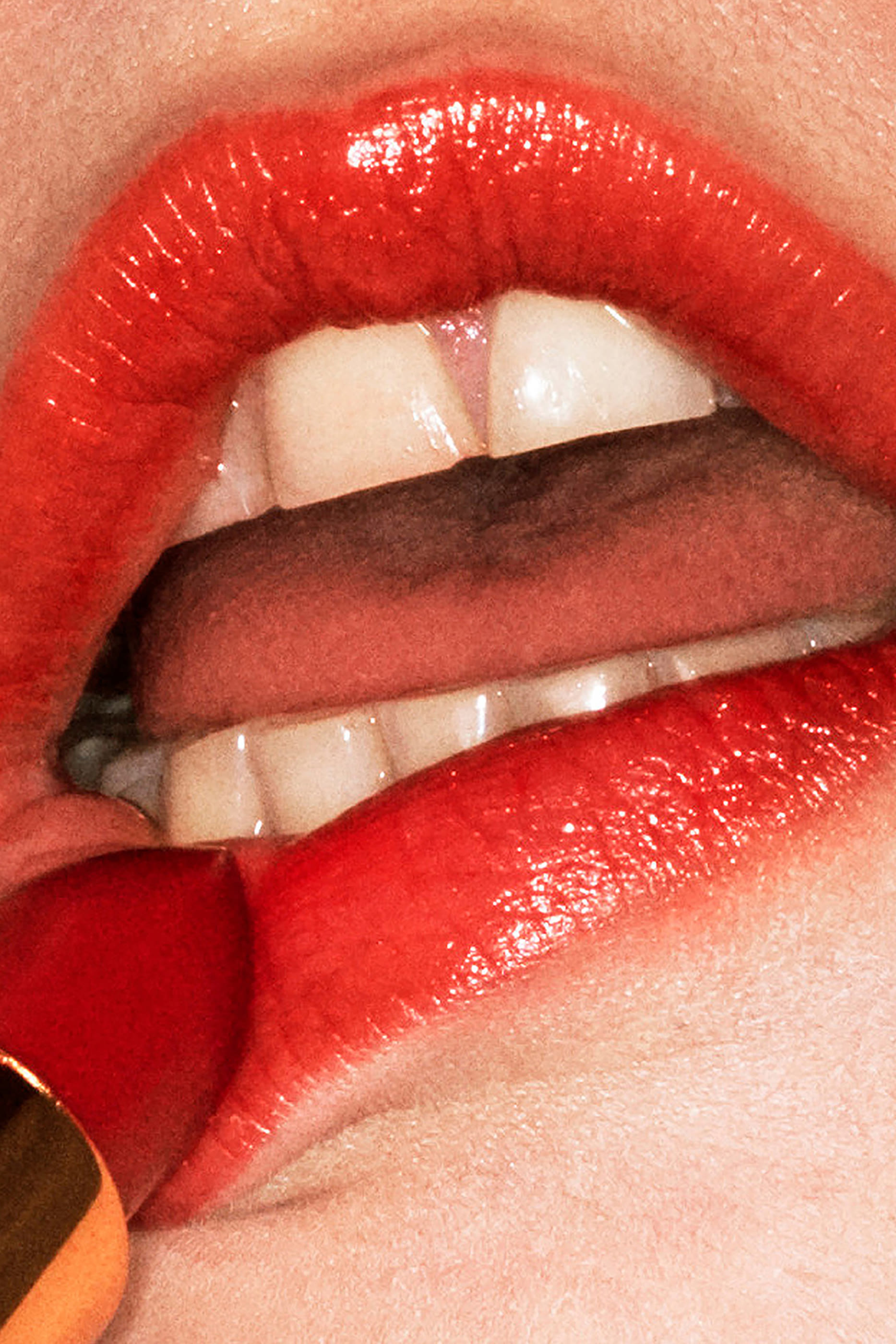 أحمر شفاه روج آليفر فوال شفاف