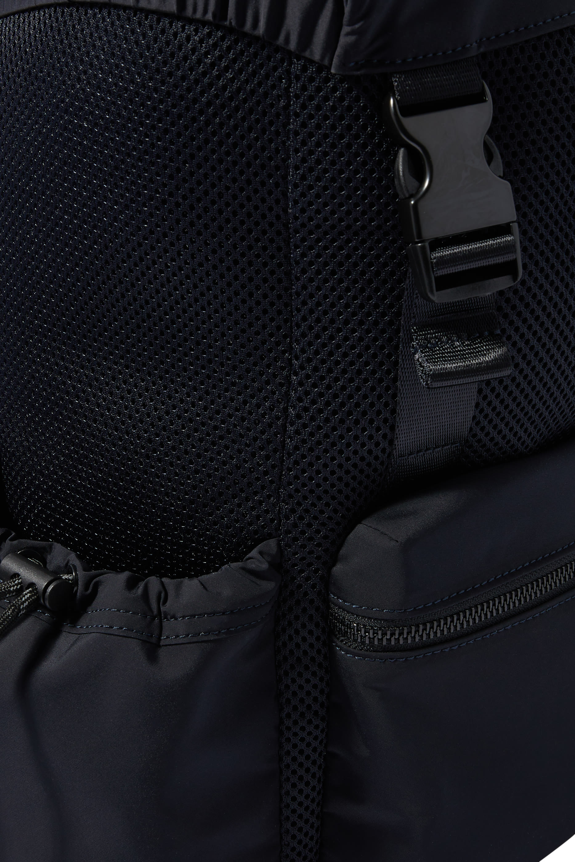 حقيبة ظهر نايلون وقنب من مجموعة بلو إيديشن