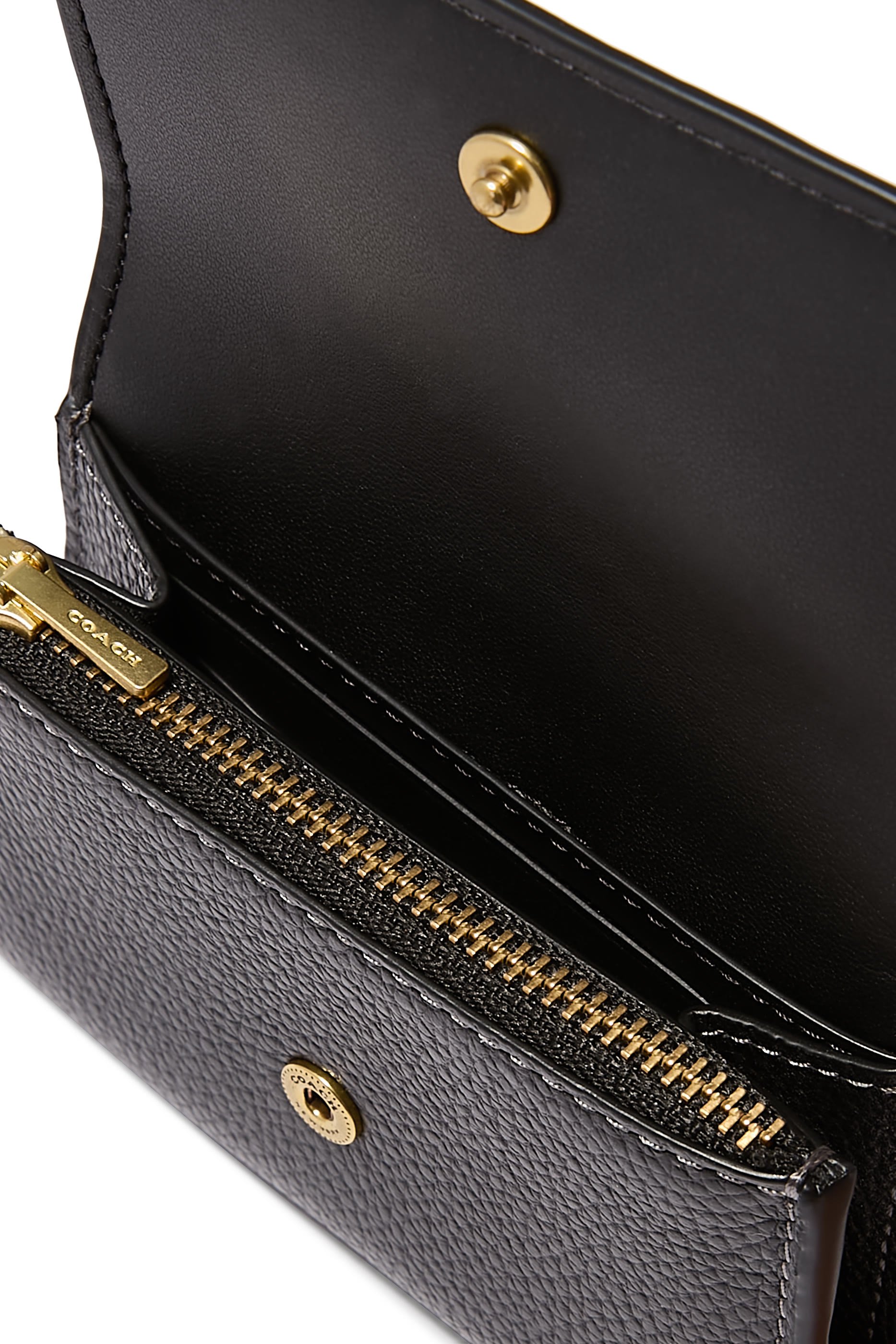 حافظة بطاقات ايسنشال بغطاء قلاب