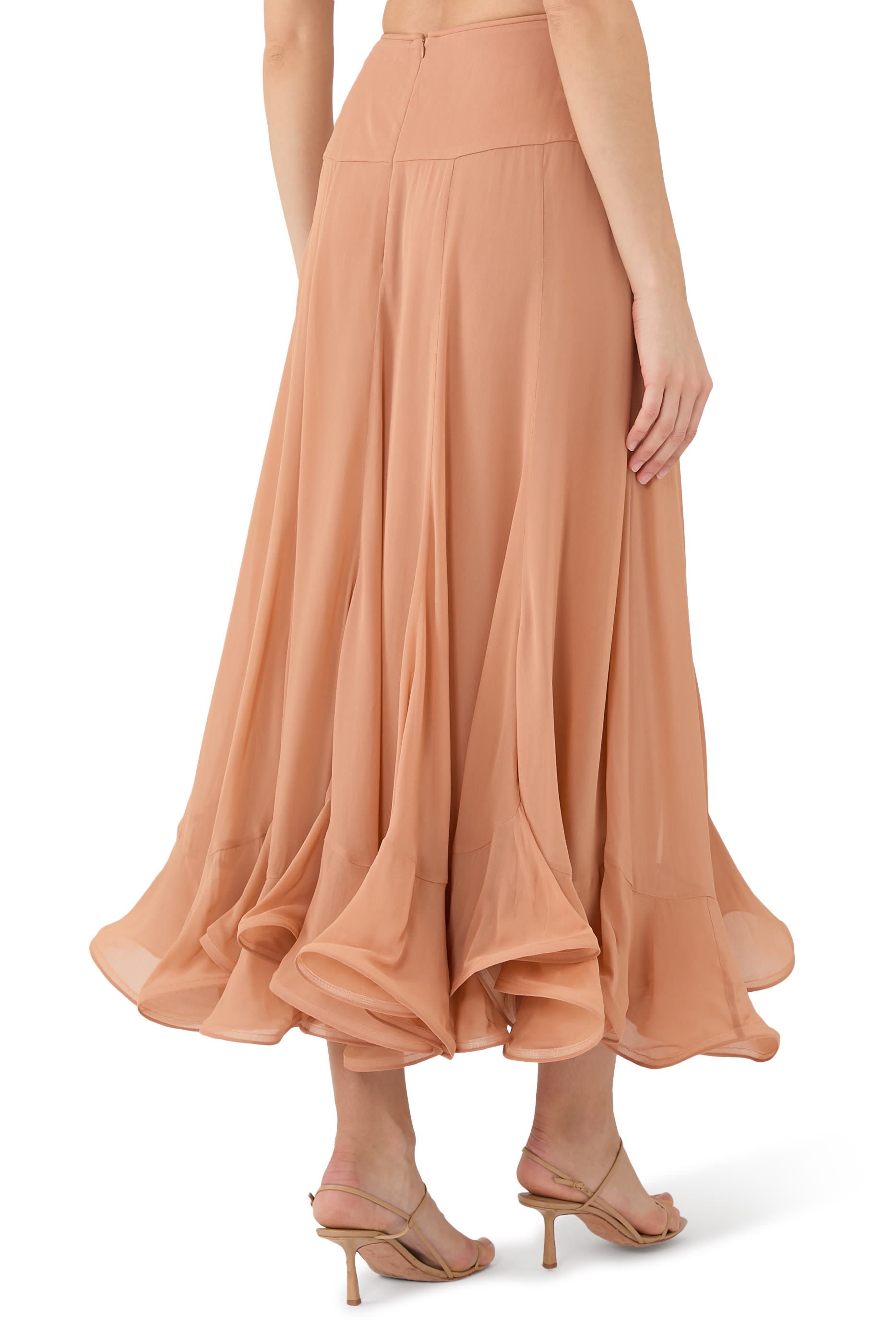 تنورة بالانس بقصة واسعة متوسطة الطول