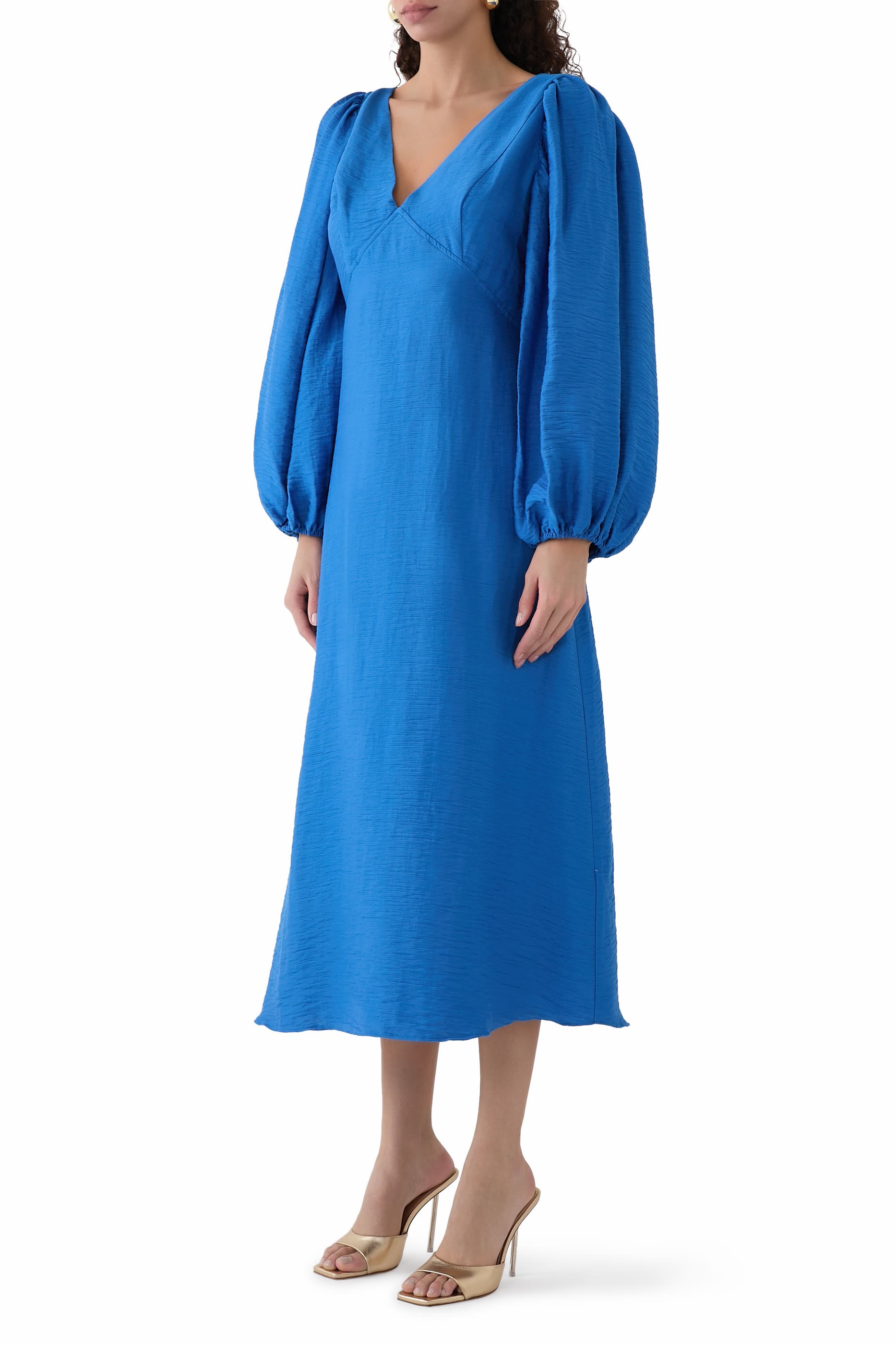 فستان زيندايا متوسط الطول بأكمام منفوخة