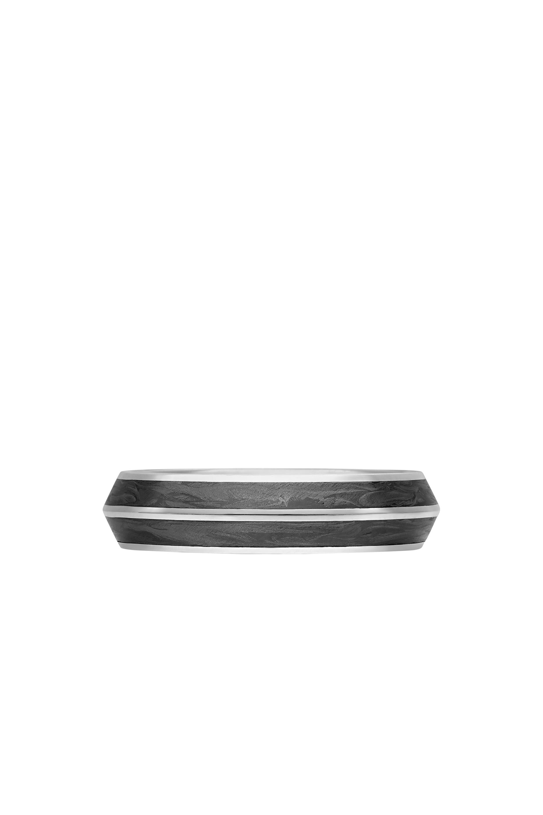 خاتم بحواف حادة، ذهب أبيض عيار 18 قيراط مع كربون مصبوب