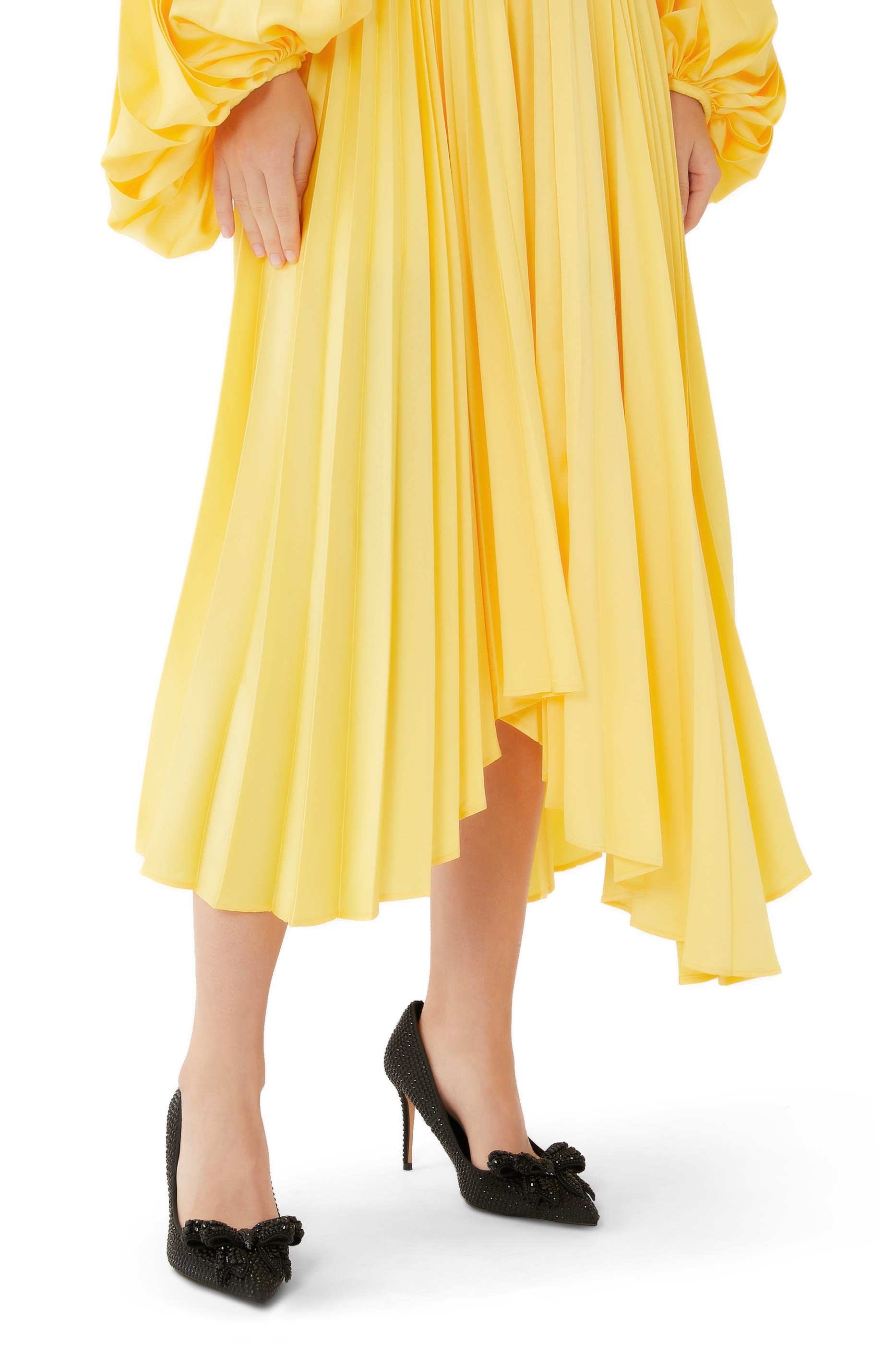 حذاء كلاسيك بلغرافيا 85 بفيونكة مرصعة بالكريستال