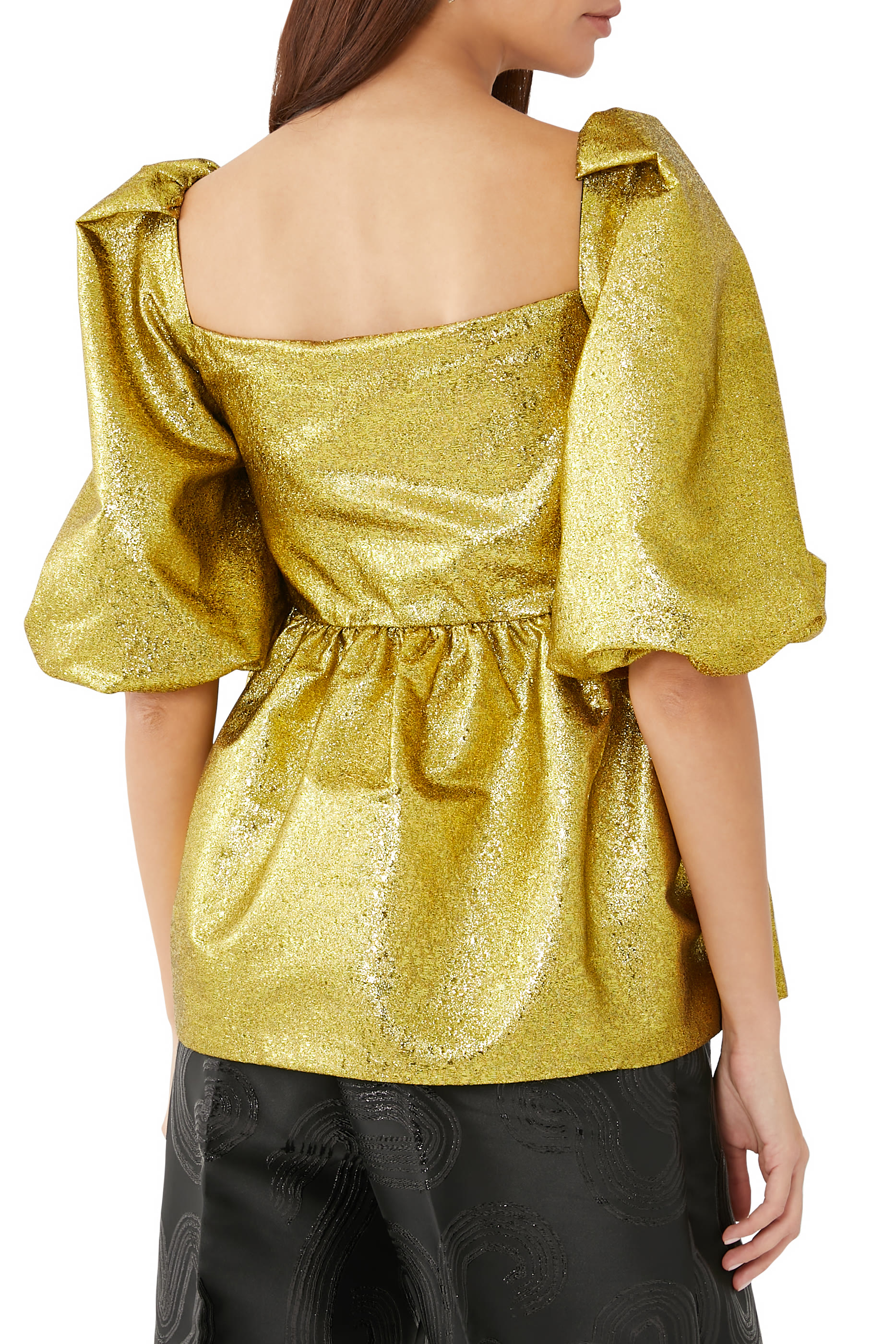 بلوزة كينسلي بأكمام منفوخة وحافة جرس