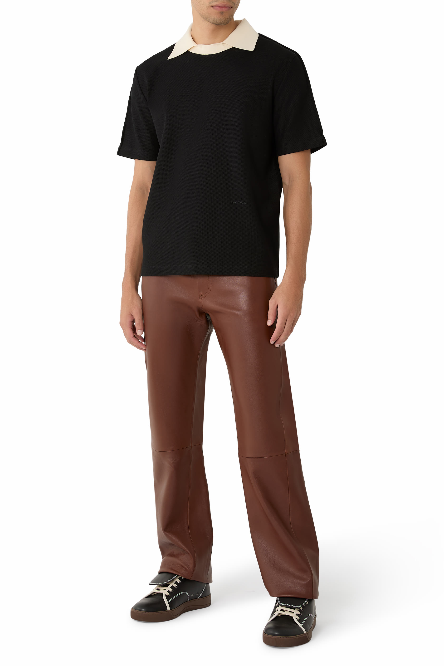 تيشيرت بياقة بلون مغاير